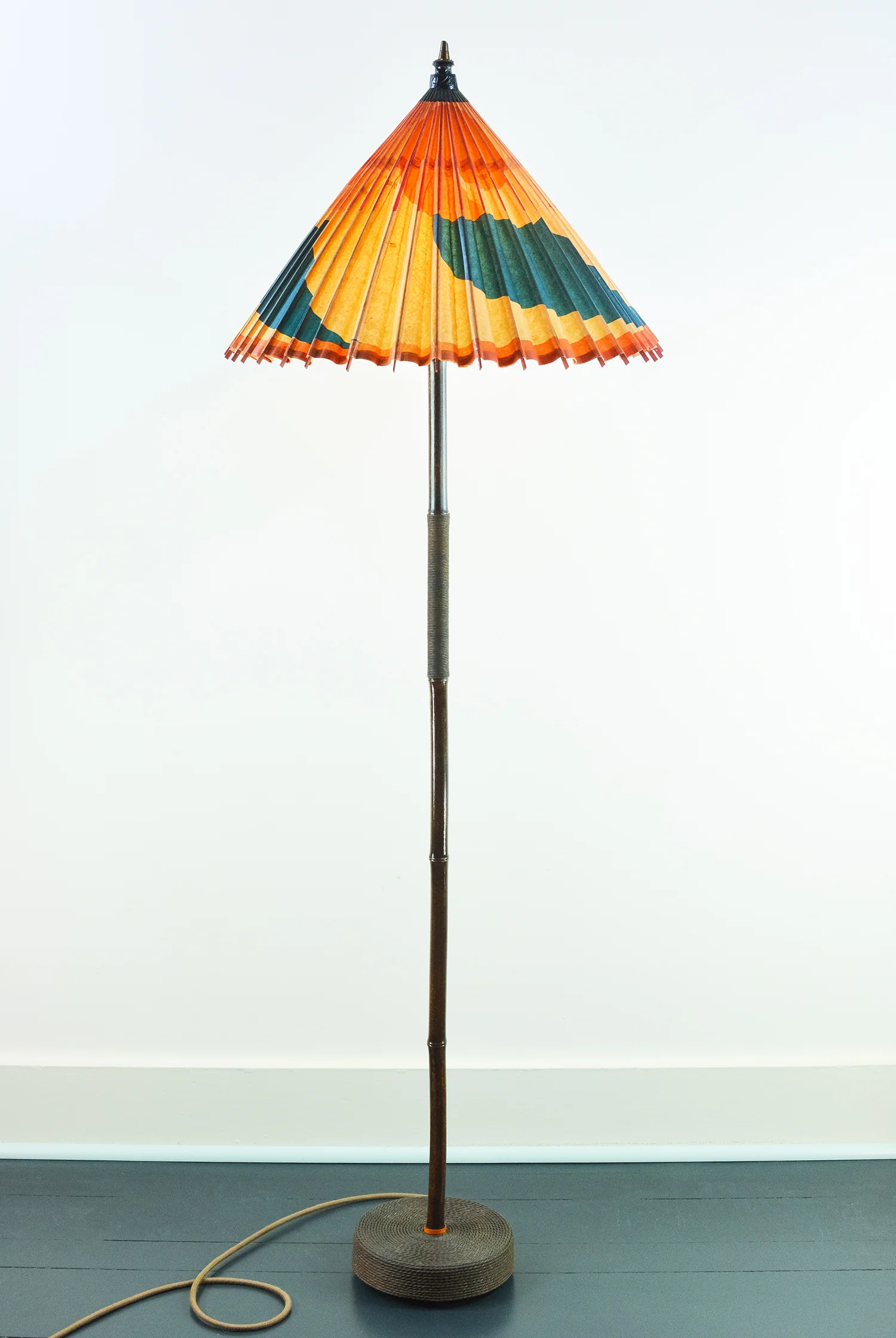 1933 Chicago 'World’s Fair' Black Bamboo Floor Lamp with Parasol Shade and Coiled Seagrass Base - Image 3