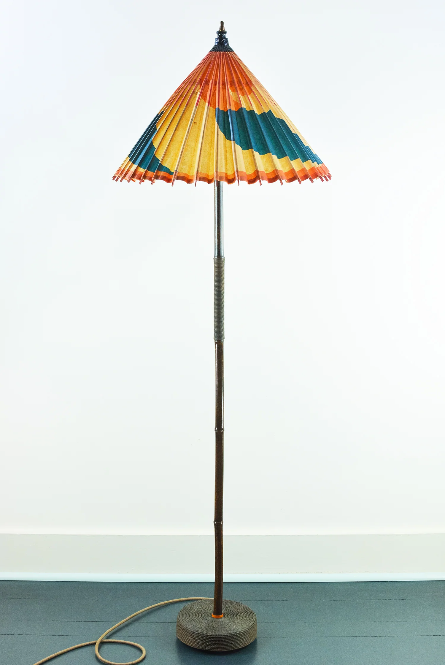 1933 Chicago 'World’s Fair' Black Bamboo Floor Lamp with Parasol Shade and Coiled Seagrass Base - Image 4