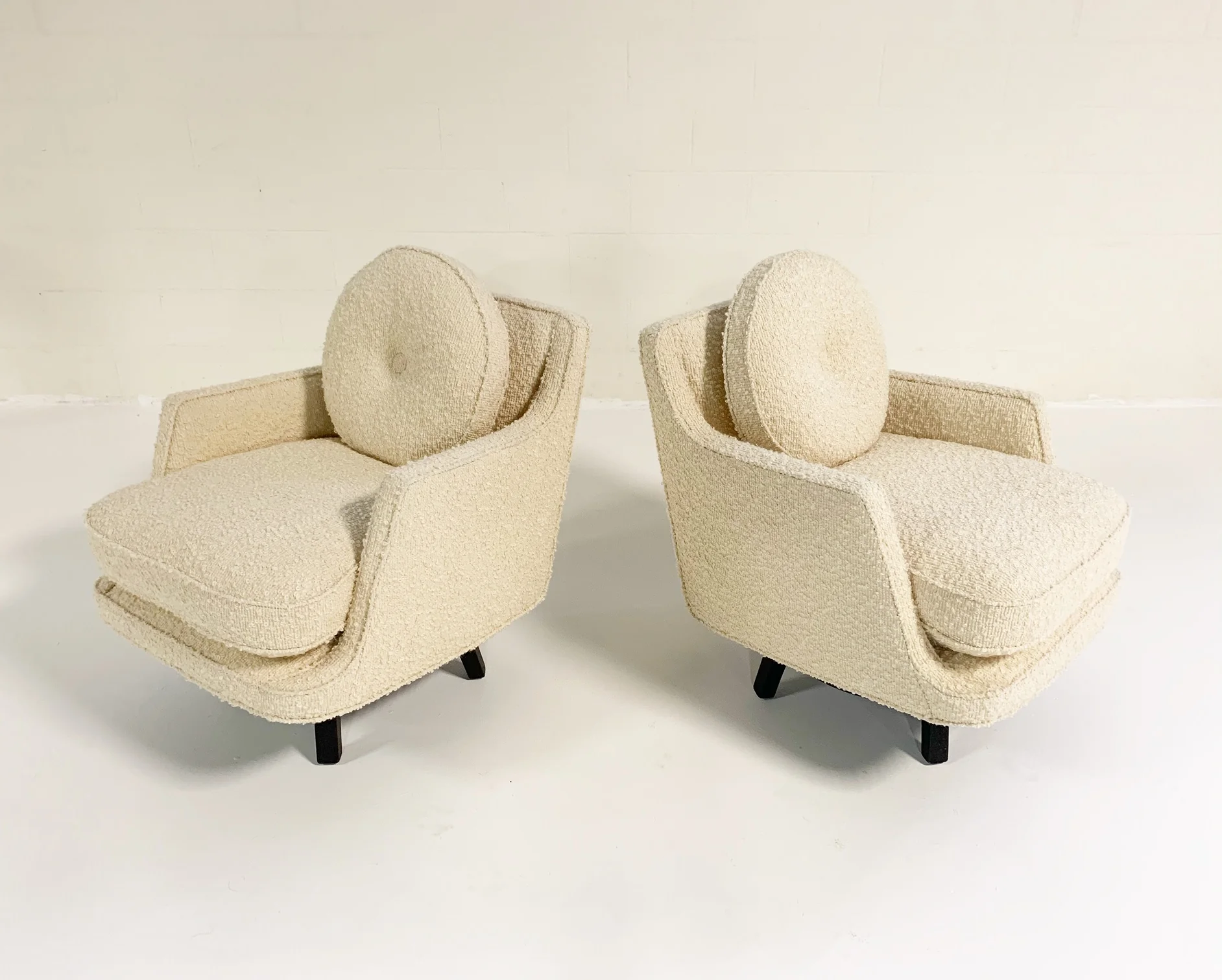Model 5609 Swivel Lounge Chairs in Schumacher Boucle, Pair - Image 7