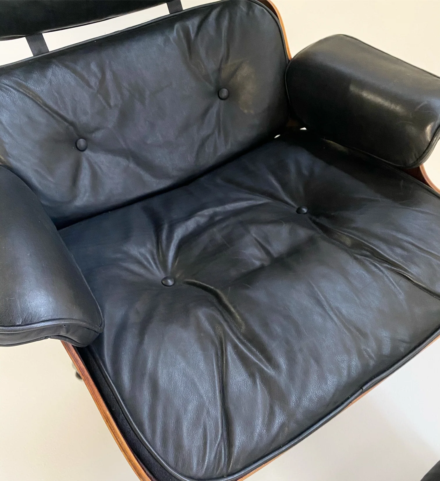 670 Lounge Chair & 671 Ottoman - Image 5