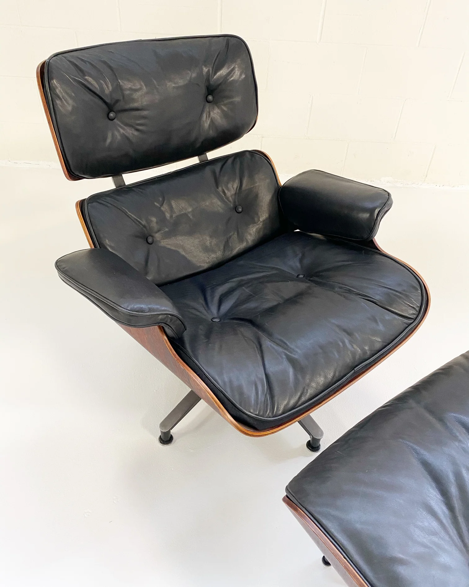 670 Lounge Chair & 671 Ottoman - Image 8