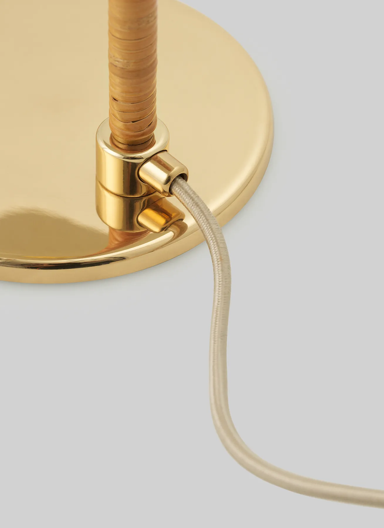 9602 Floor Lamp - Wicker Willow - Image 4