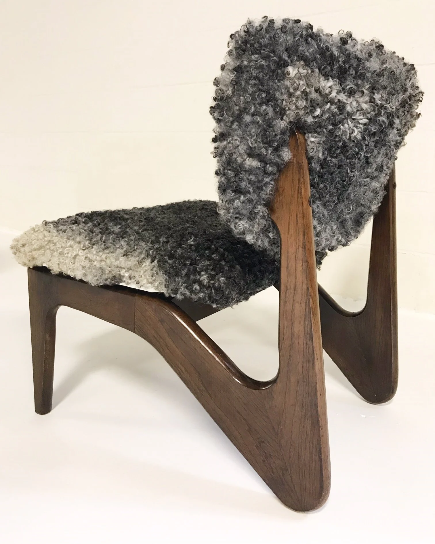 Sculptural Chairs in Gotland Sheepskin, pair - Image 6