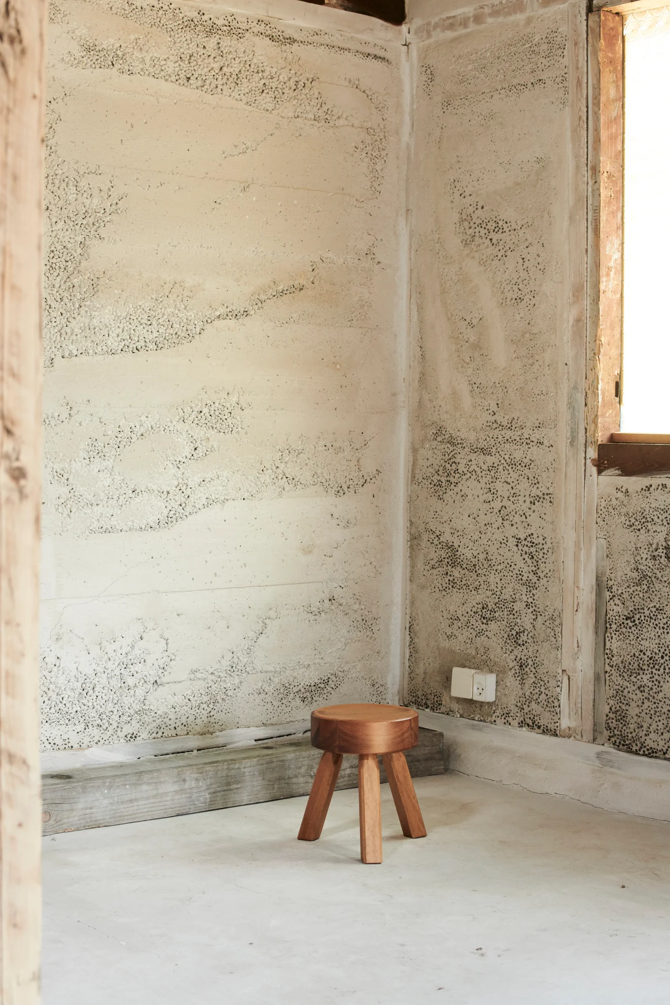 AML Stool | Pine - Image 3