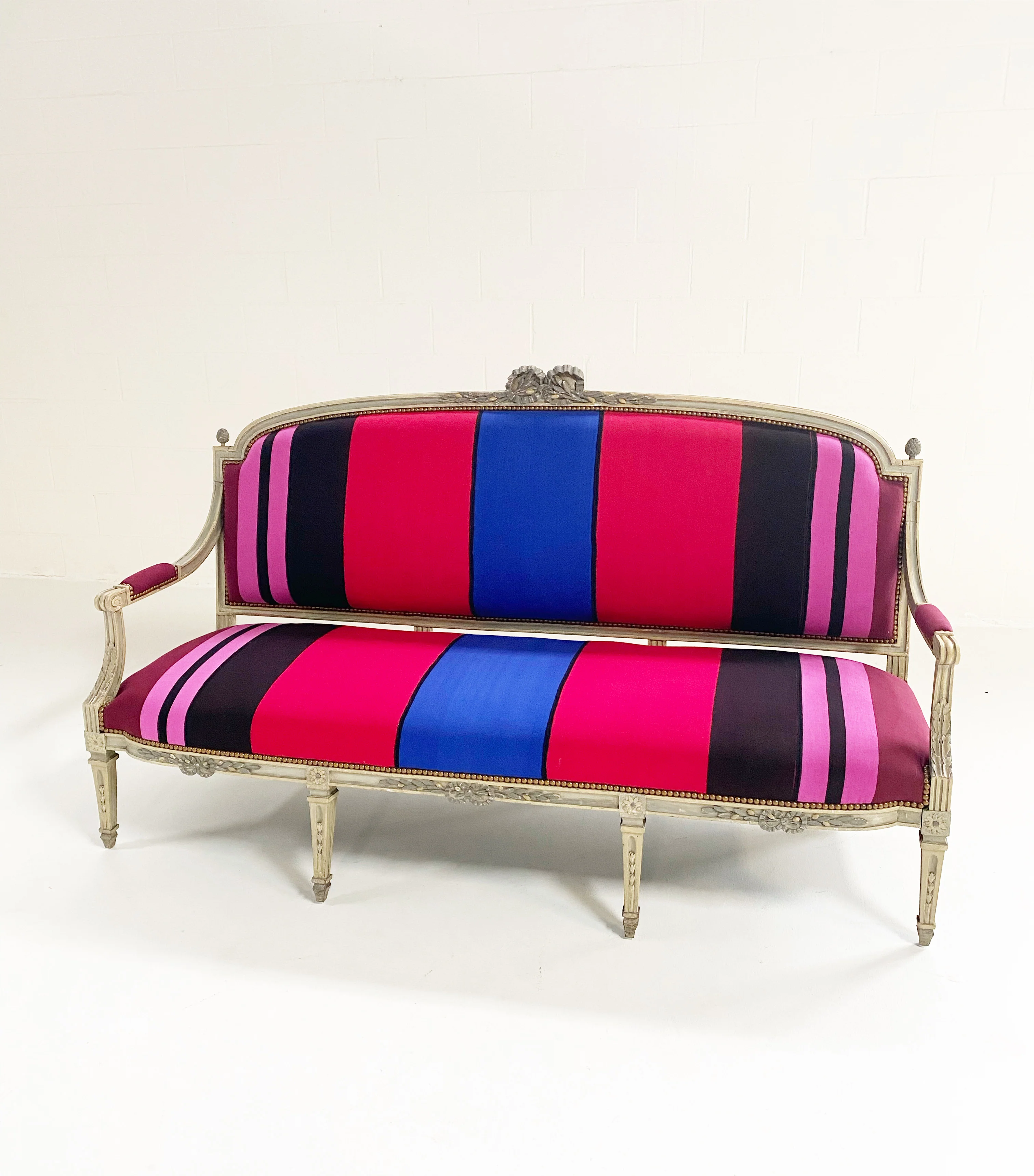 18th Century Louis XVI Canapé in Colville Cristobal Cotton - Image 2