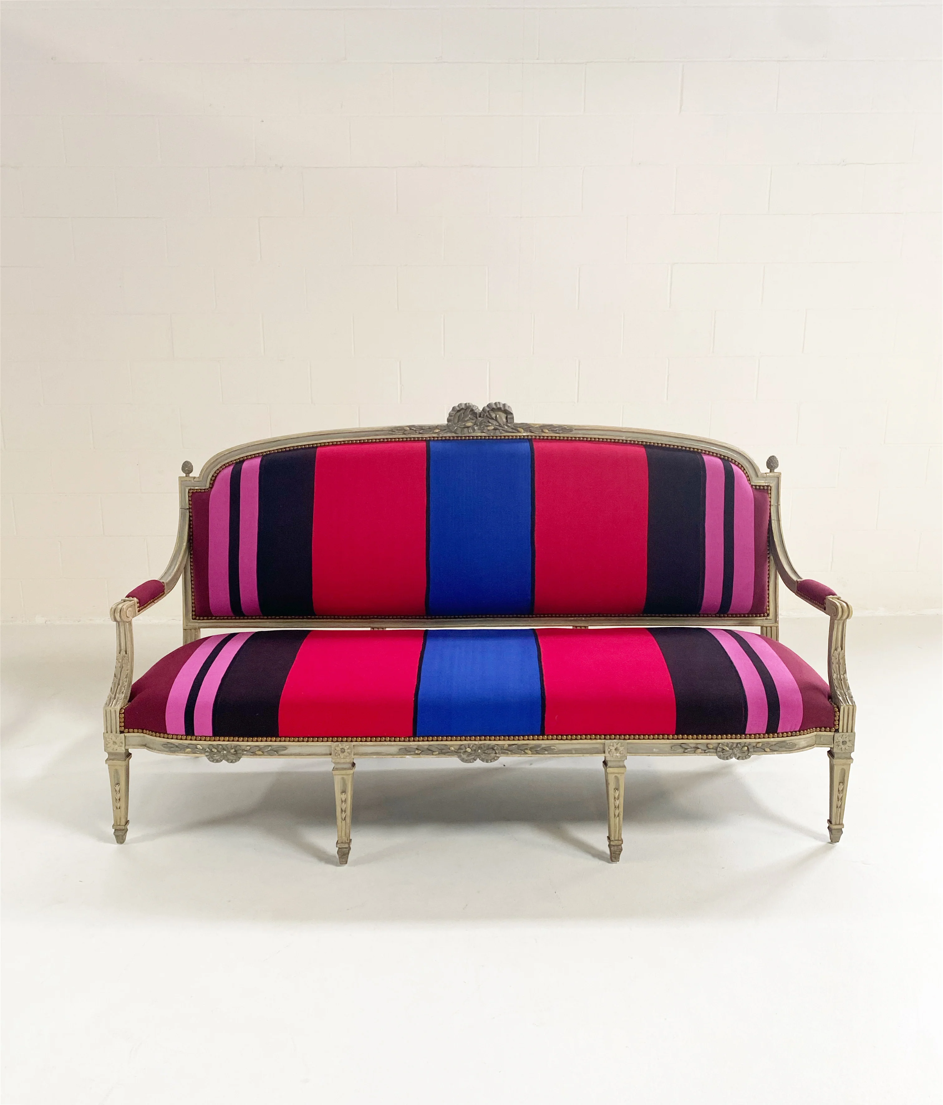 18th Century Louis XVI Canapé in Colville Cristobal Cotton - Image 6