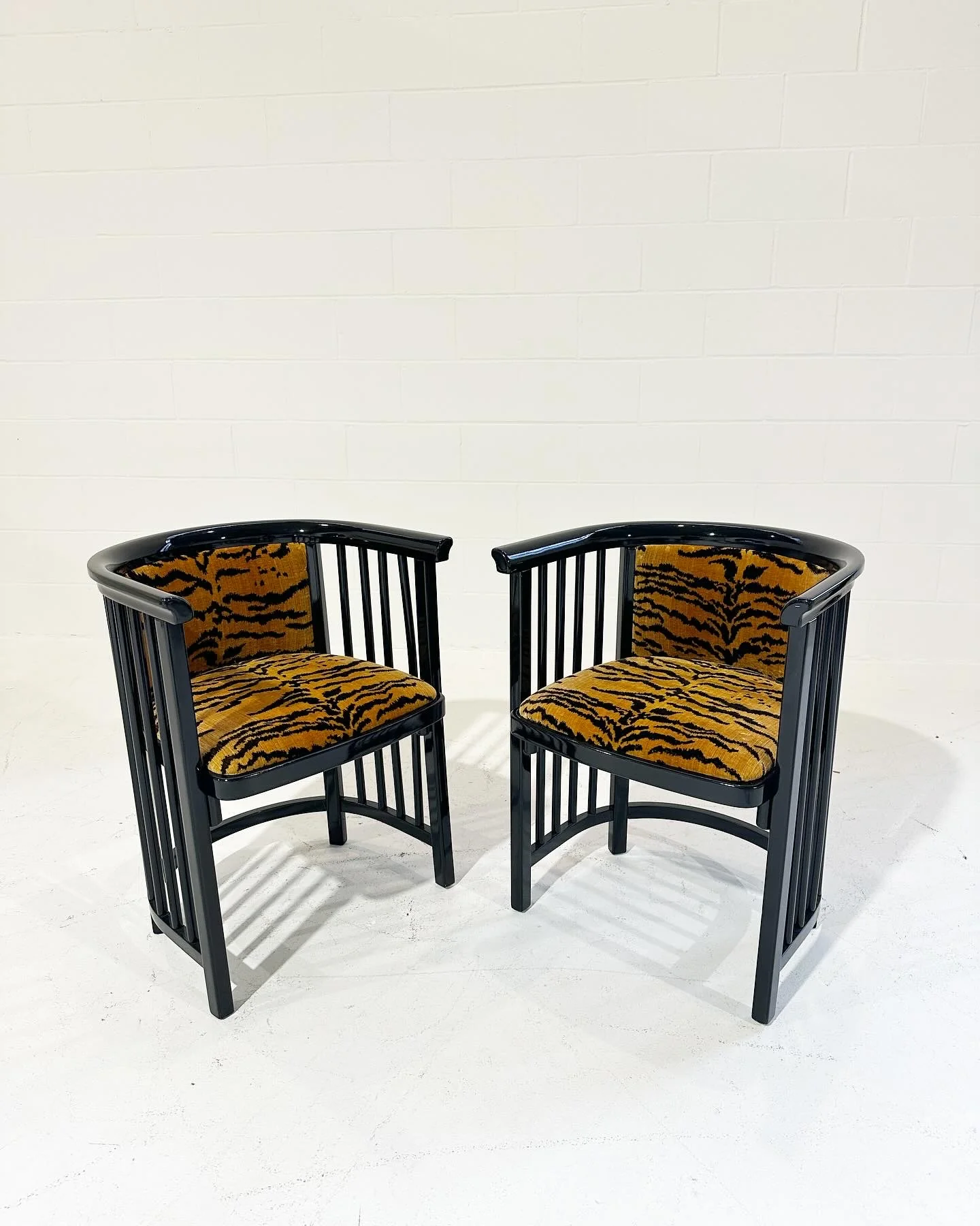 Armchairs in Luigi Bevilacqua Tigre Velvet, Pair - Image 6