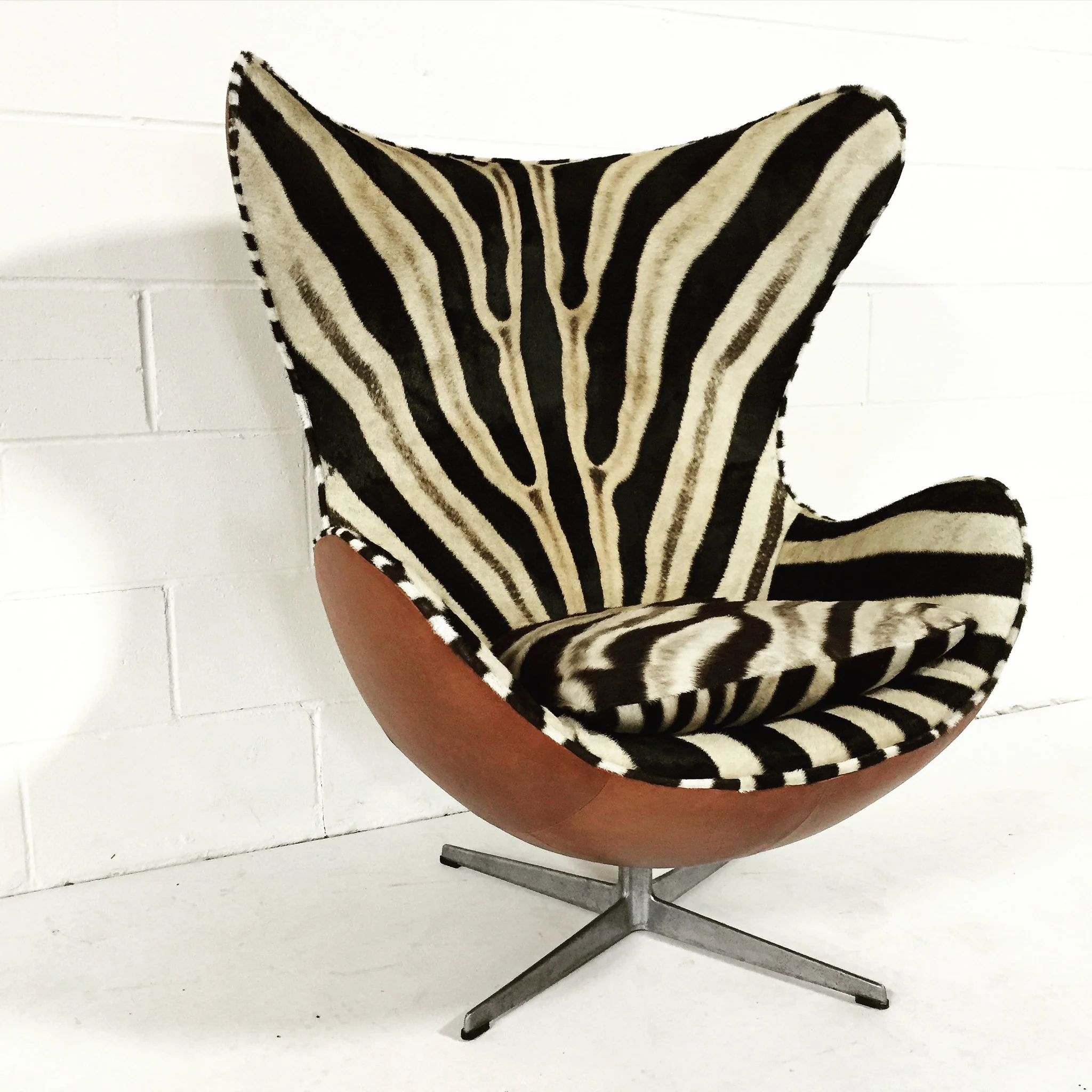 Egg Chairs in Zebra Hide and Leather, pair - Image 8