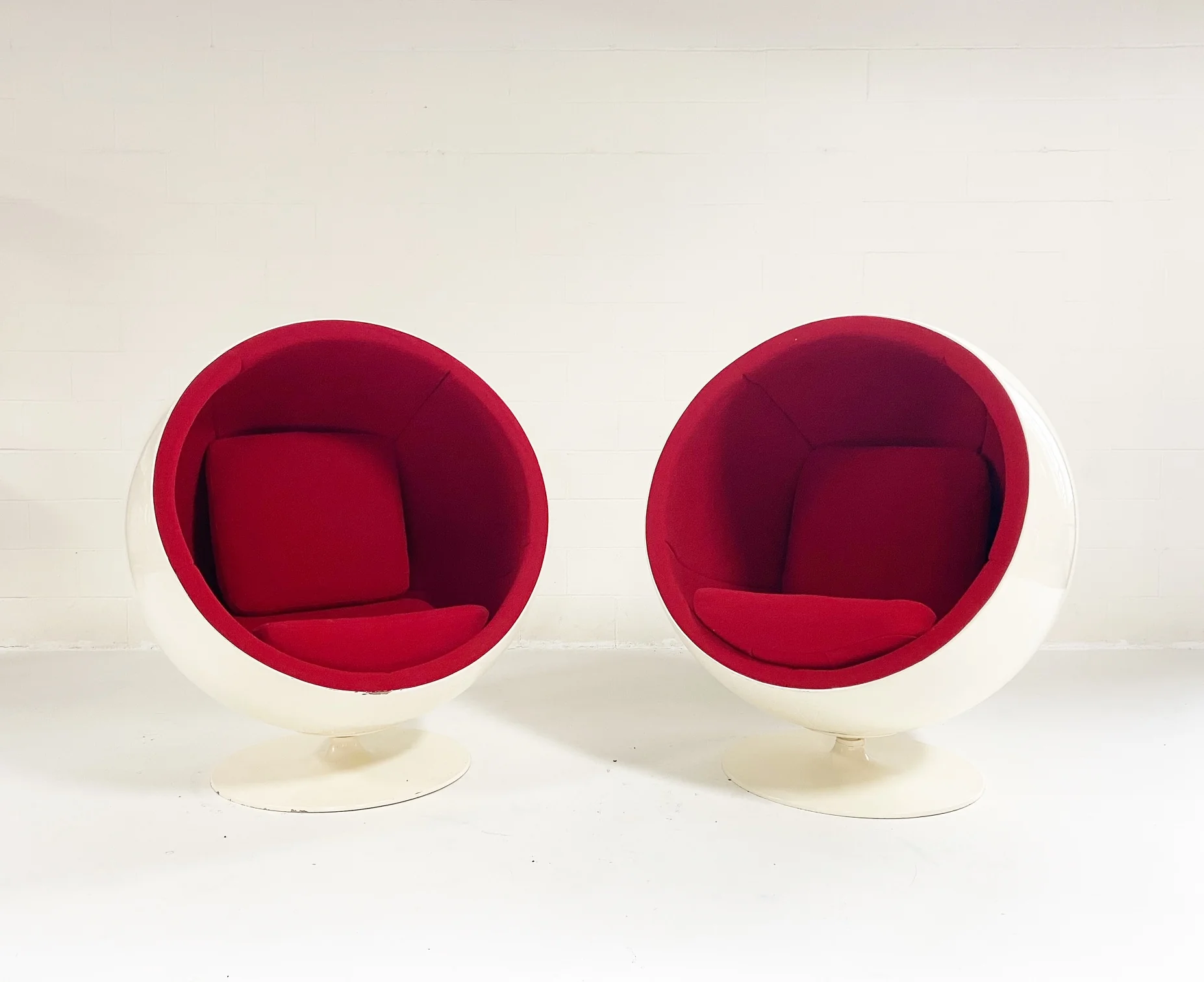 The Ball Chair, Pair
