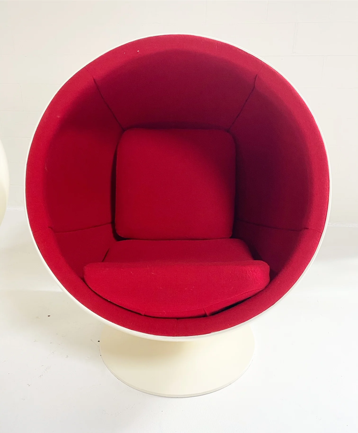 The Ball Chair, Pair - Image 3