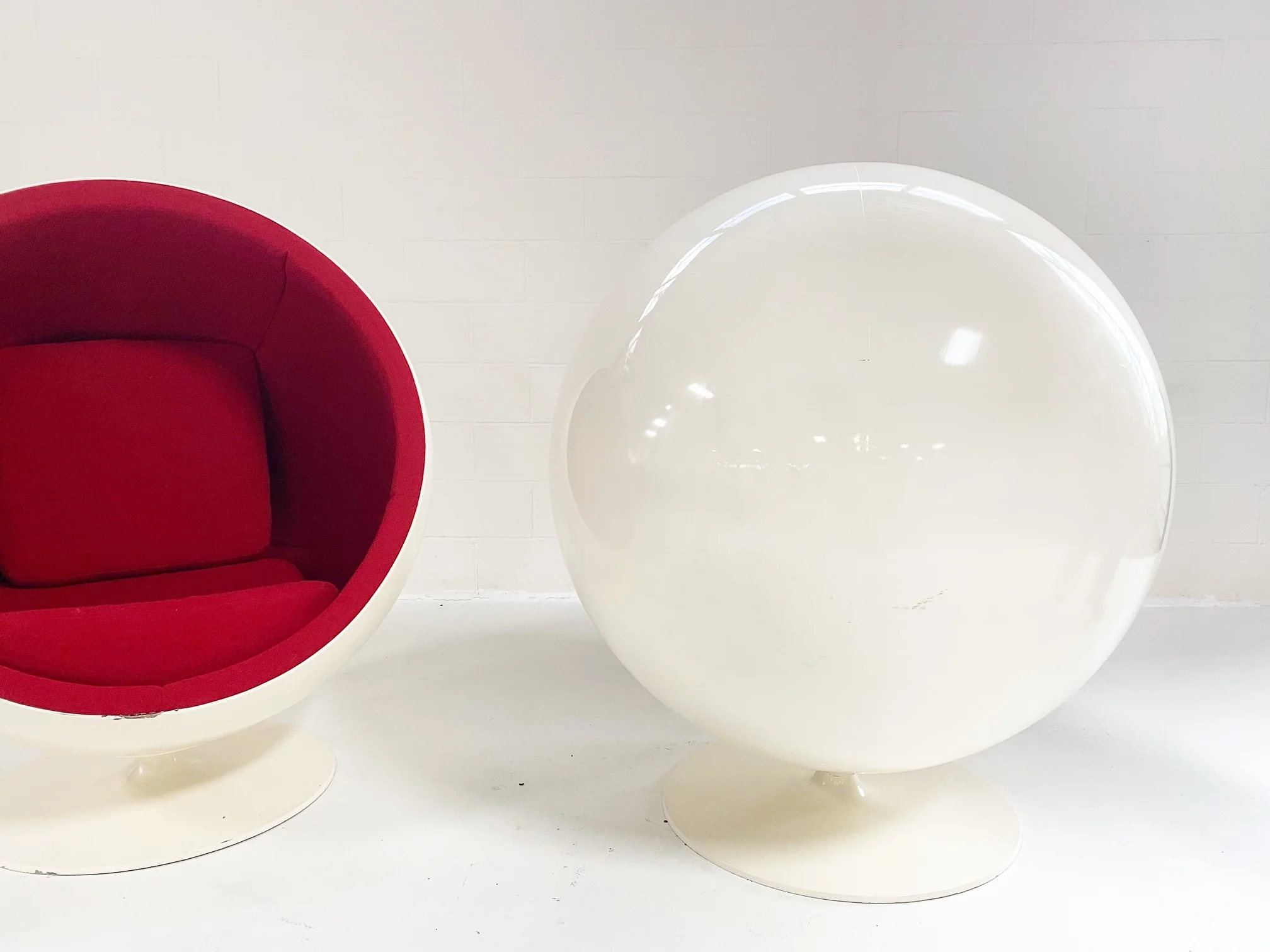 The Ball Chair, Pair - Image 6