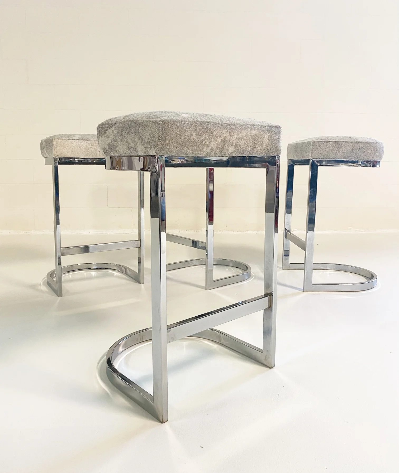 Bar Stools in Brazilian Cowhide, set of 4 - Image 4