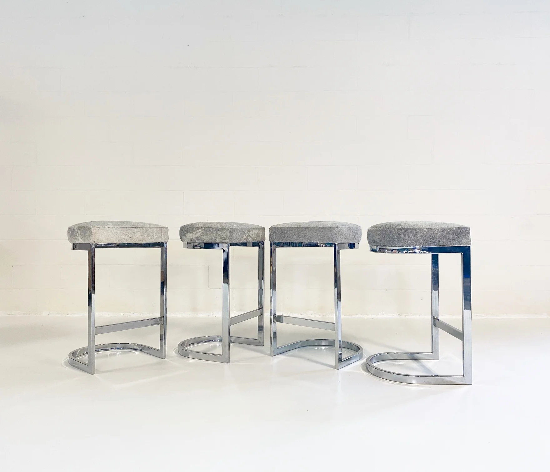 Bar Stools in Brazilian Cowhide, set of 4 - Image 8