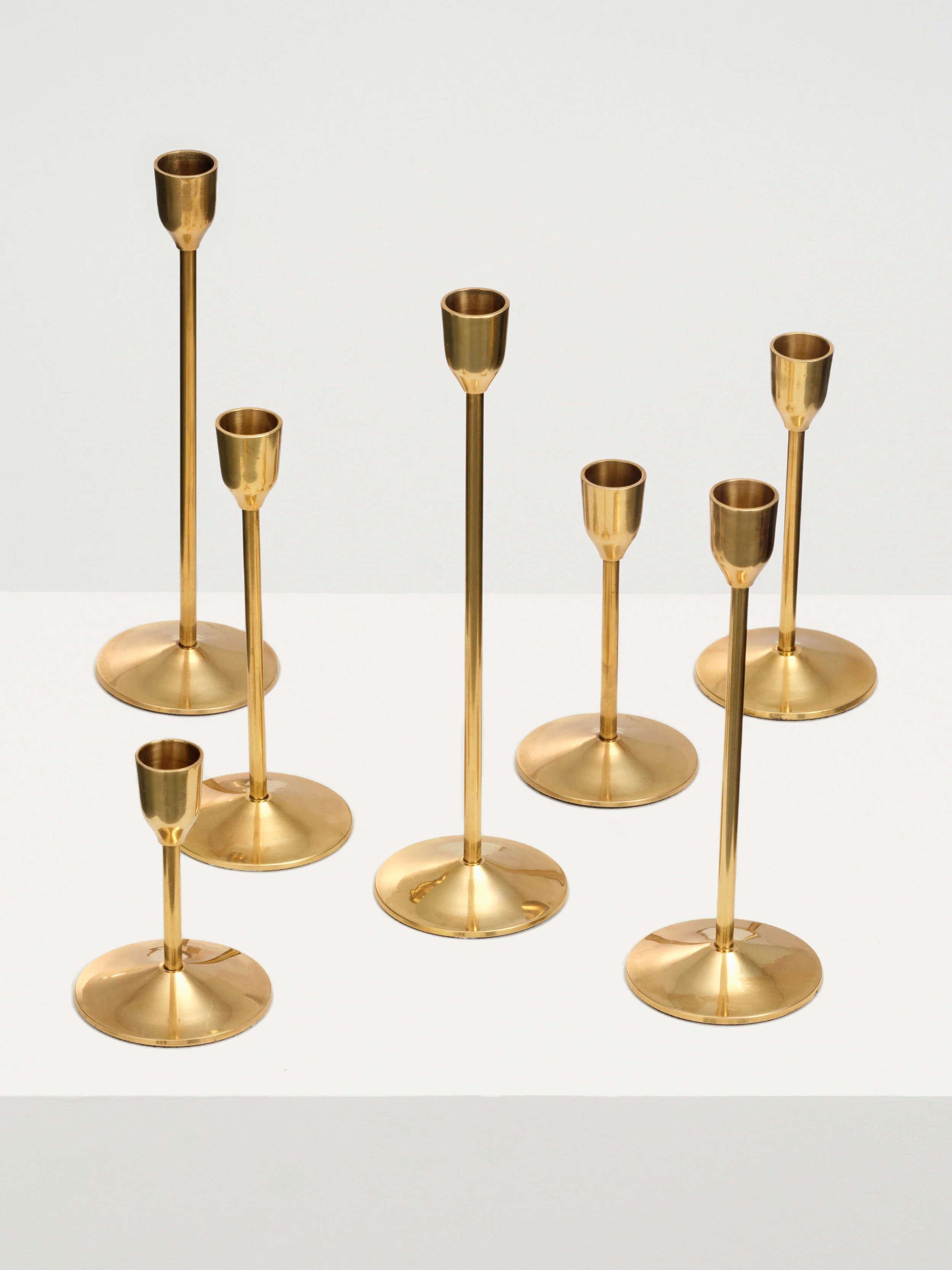 Candlesticks of Various Sizes, Set of 7 - Brass - Image 4