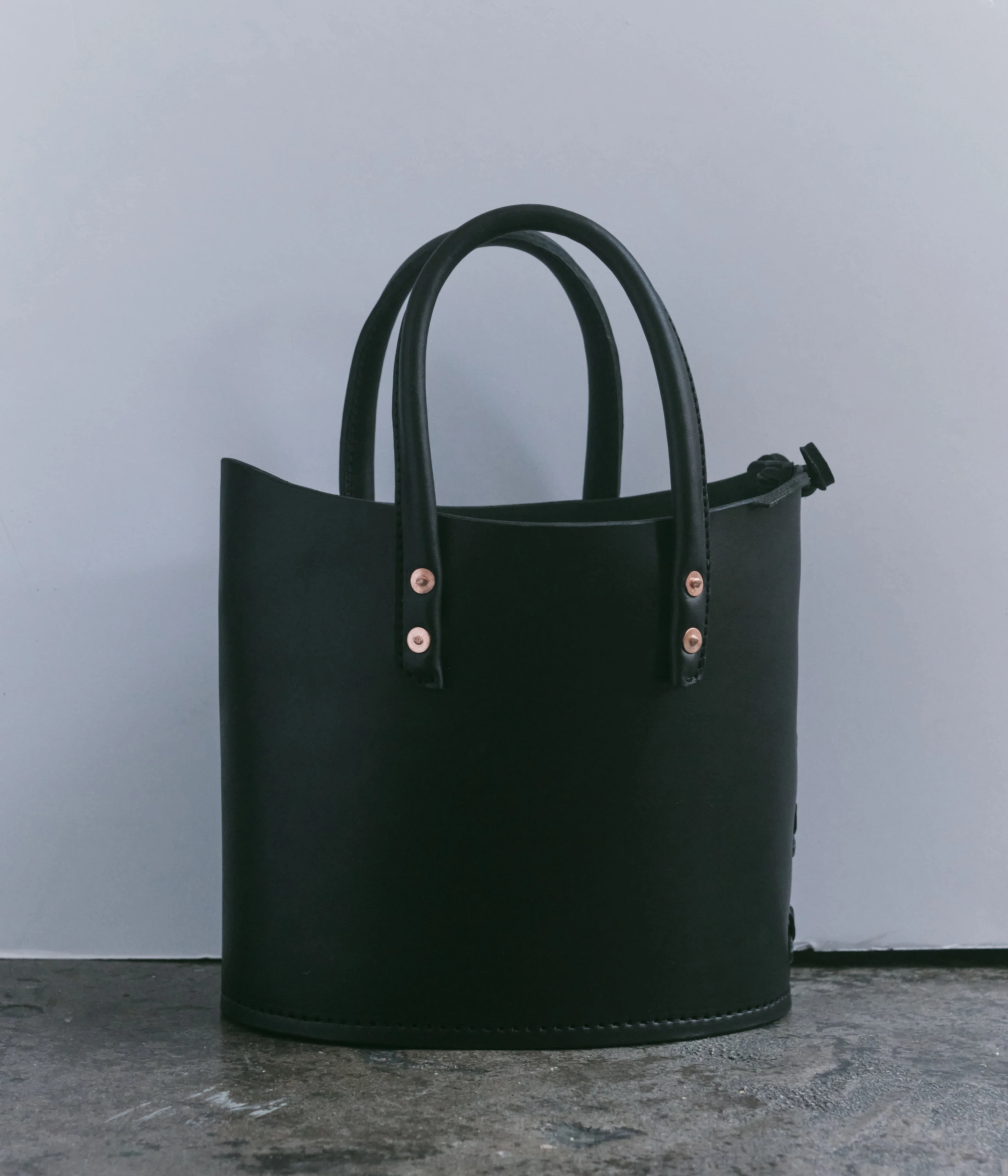 Canoe 10.5 Bag, Black - Image 6