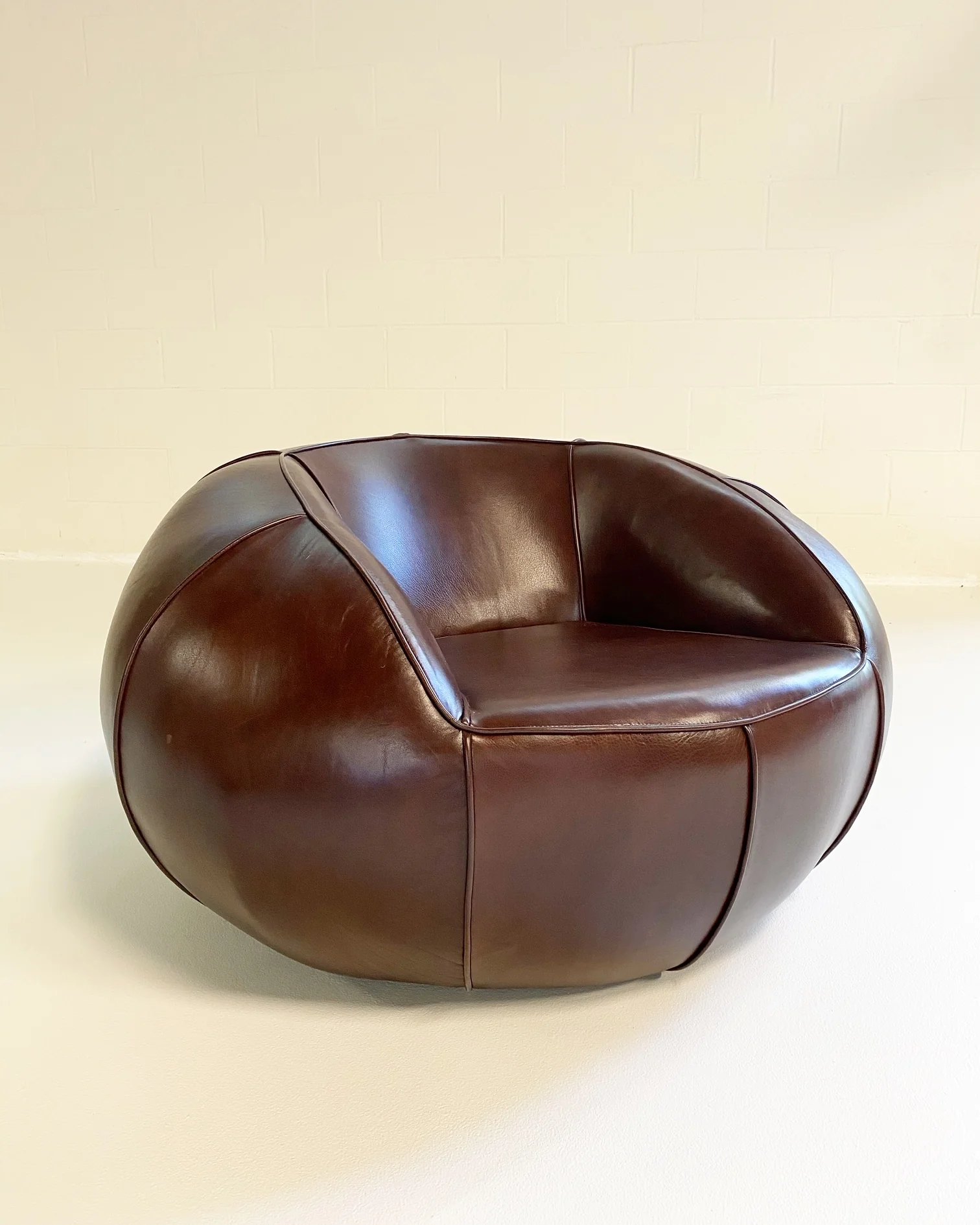 The 5501 "Il Duomo" Lounge Chair - Image 3