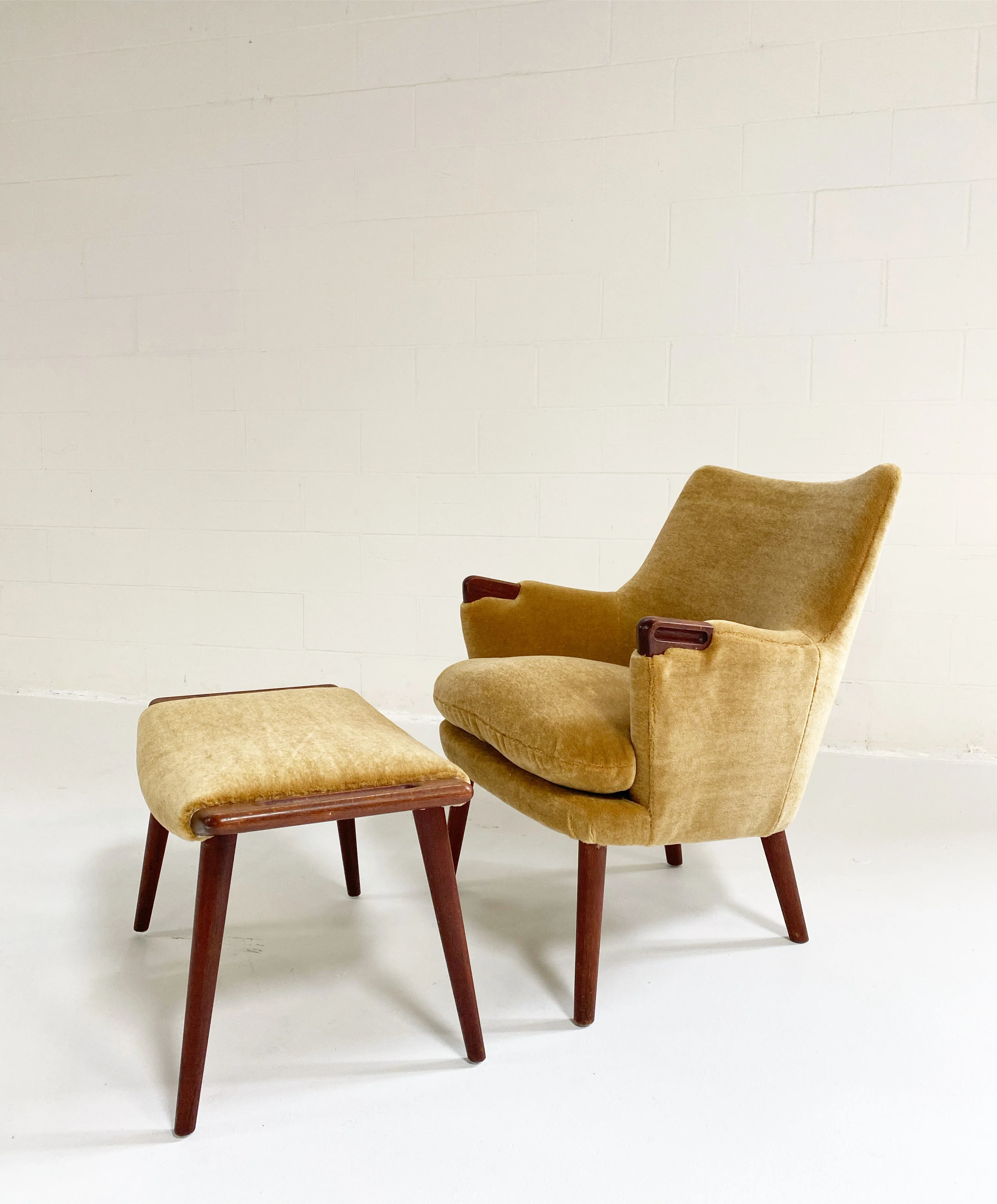 CH71 Lounge Chair and Ottoman in Pierre Frey Teddy Mohair