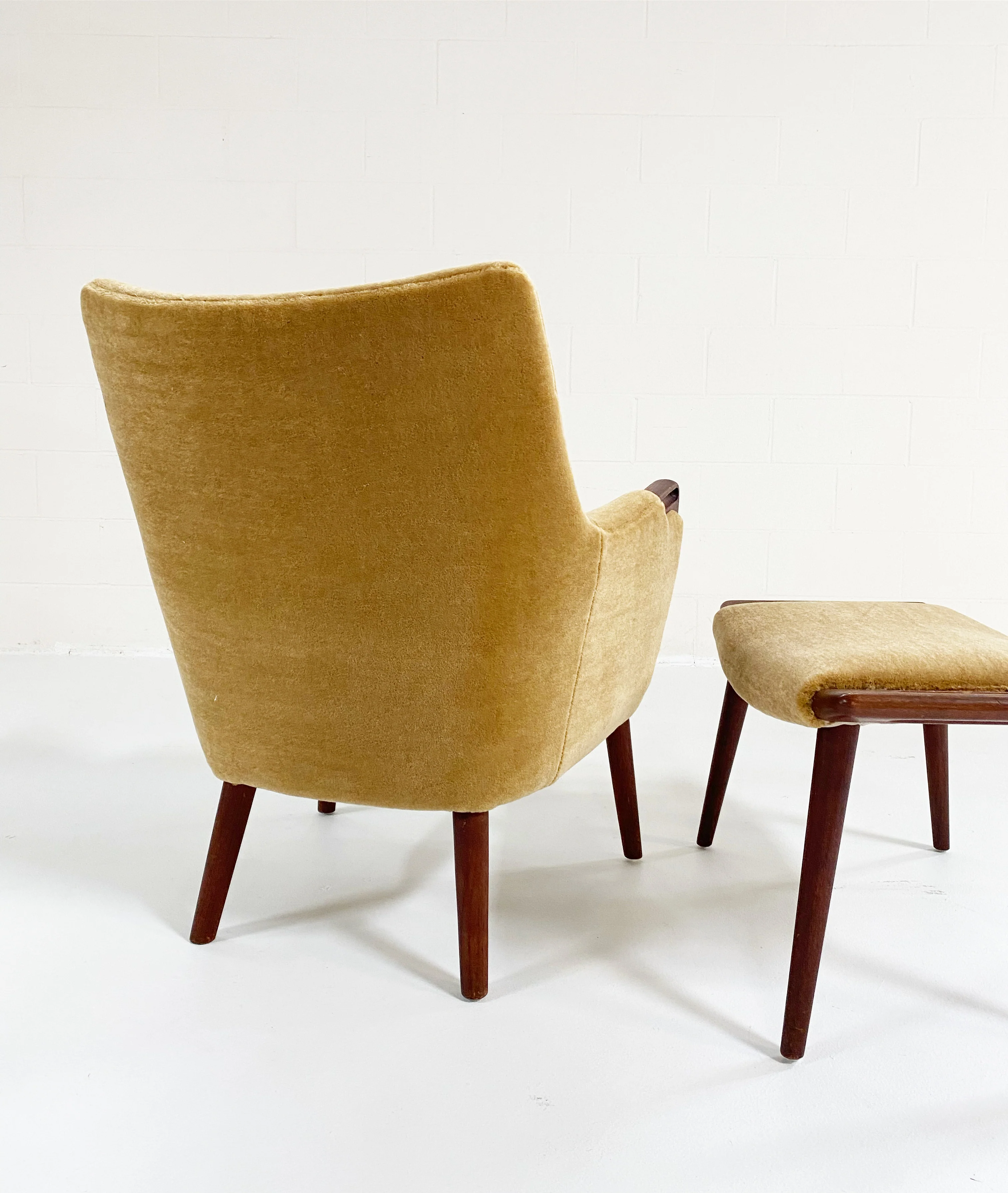 CH71 Lounge Chair and Ottoman in Pierre Frey Teddy Mohair - Image 8