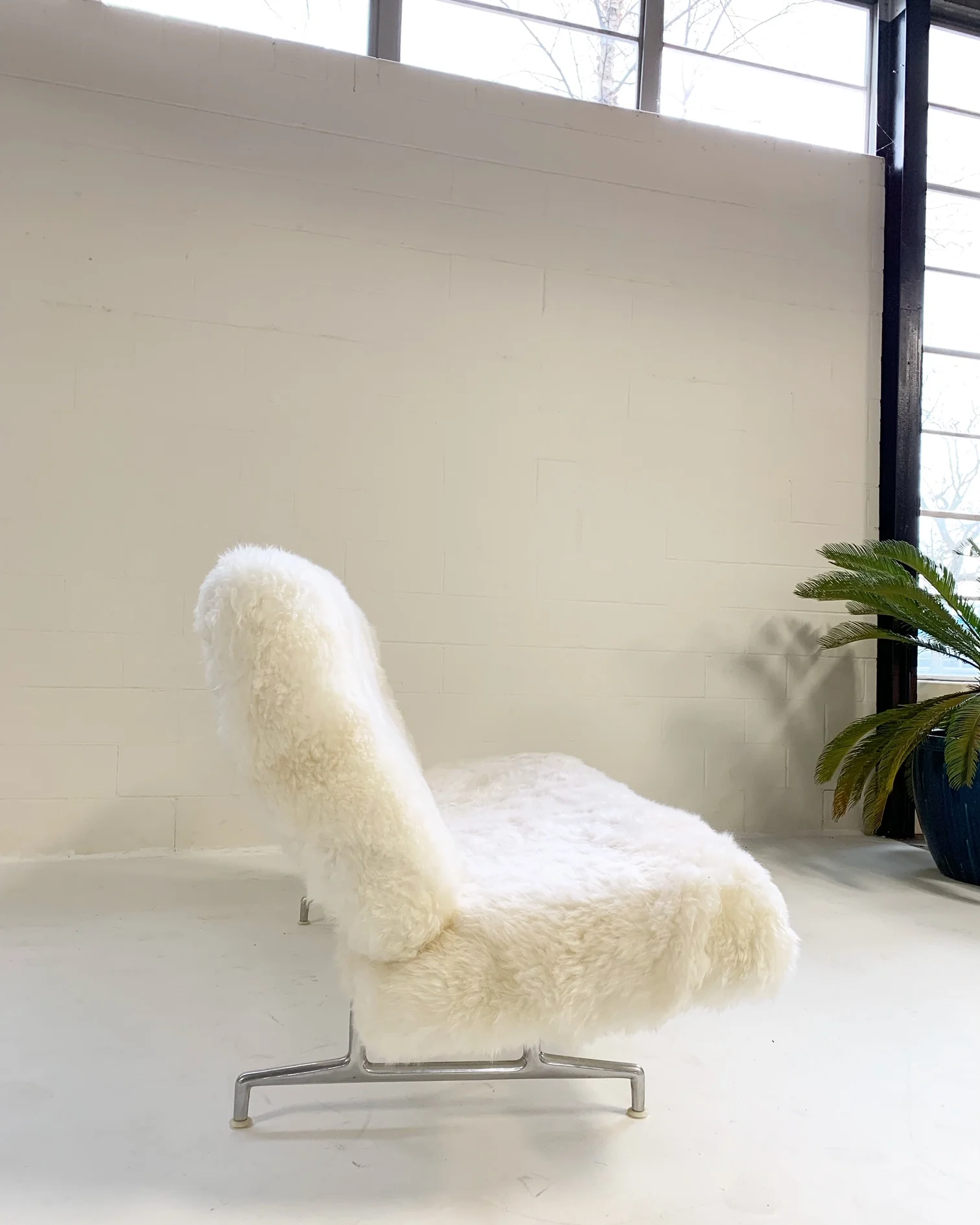 Model 3473 Sofa in Brazilian Sheepskin - Image 4