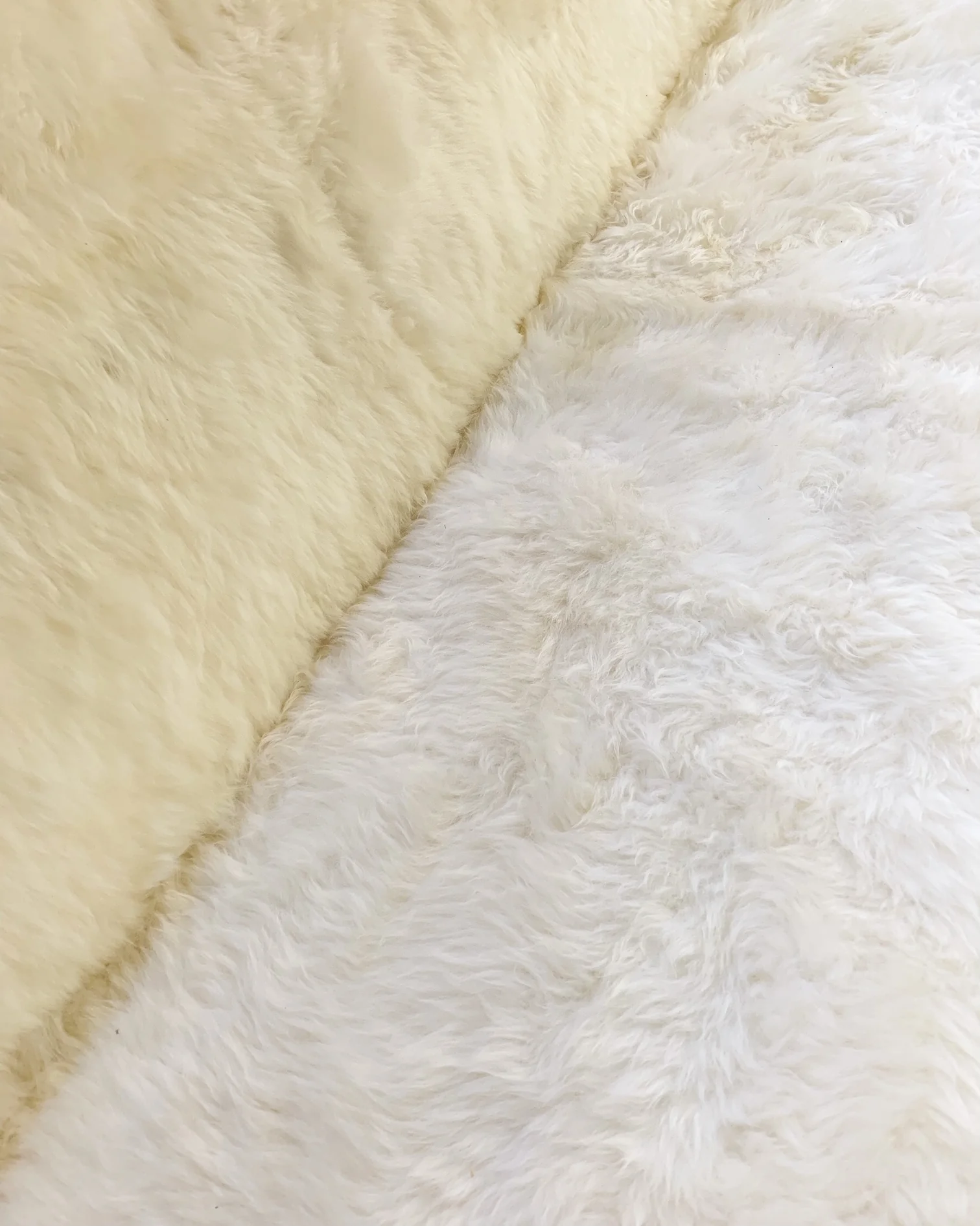 Model 3473 Sofa in Brazilian Sheepskin - Image 5
