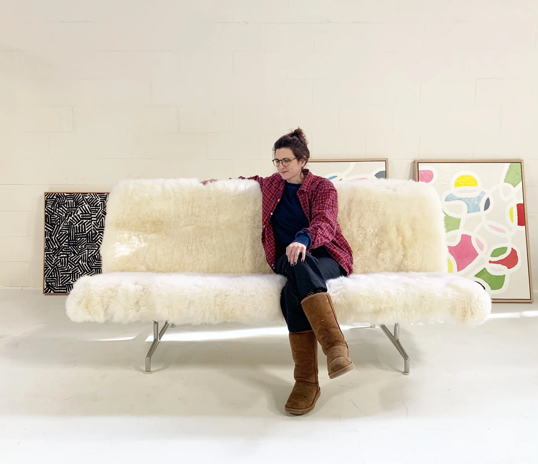 Model 3473 Sofa in Brazilian Sheepskin - Image 7