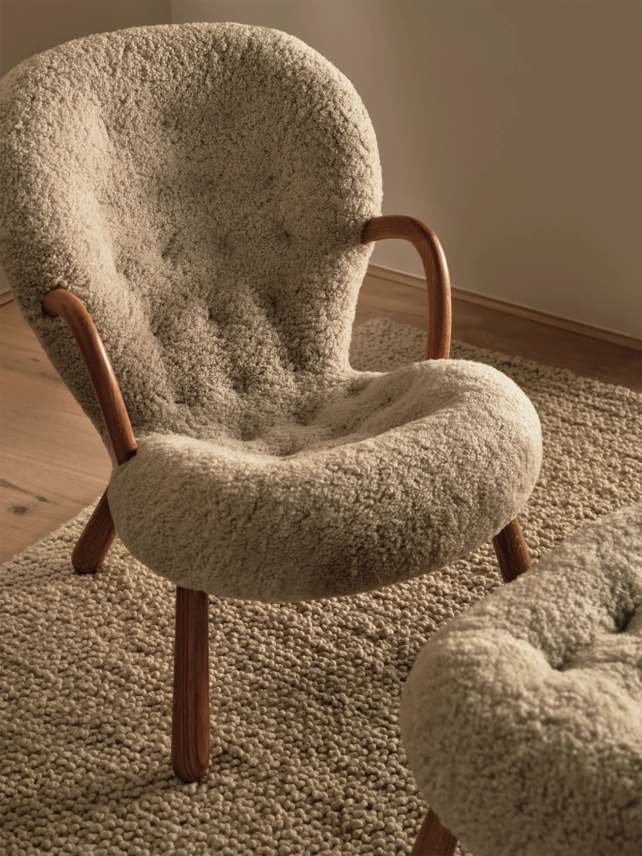 Clam Stool | Moonlight - Image 2