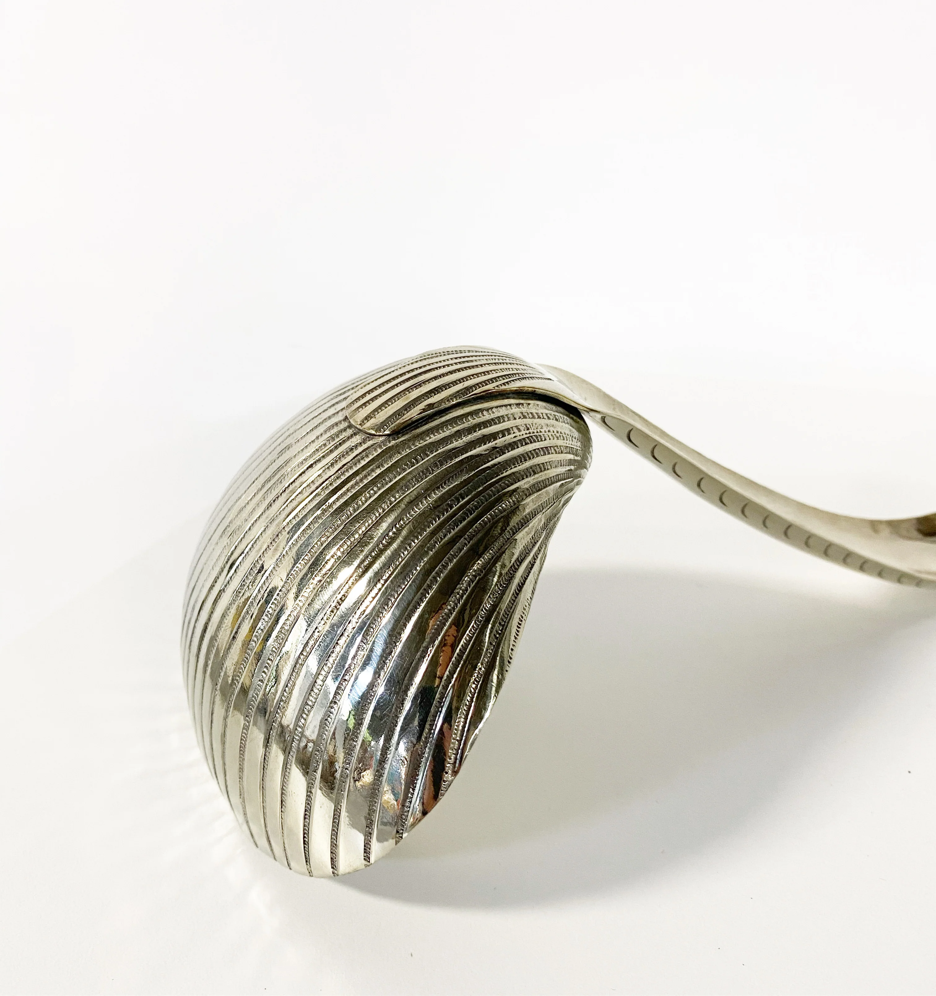 Cockle Shell Serving Ladle - Image 9