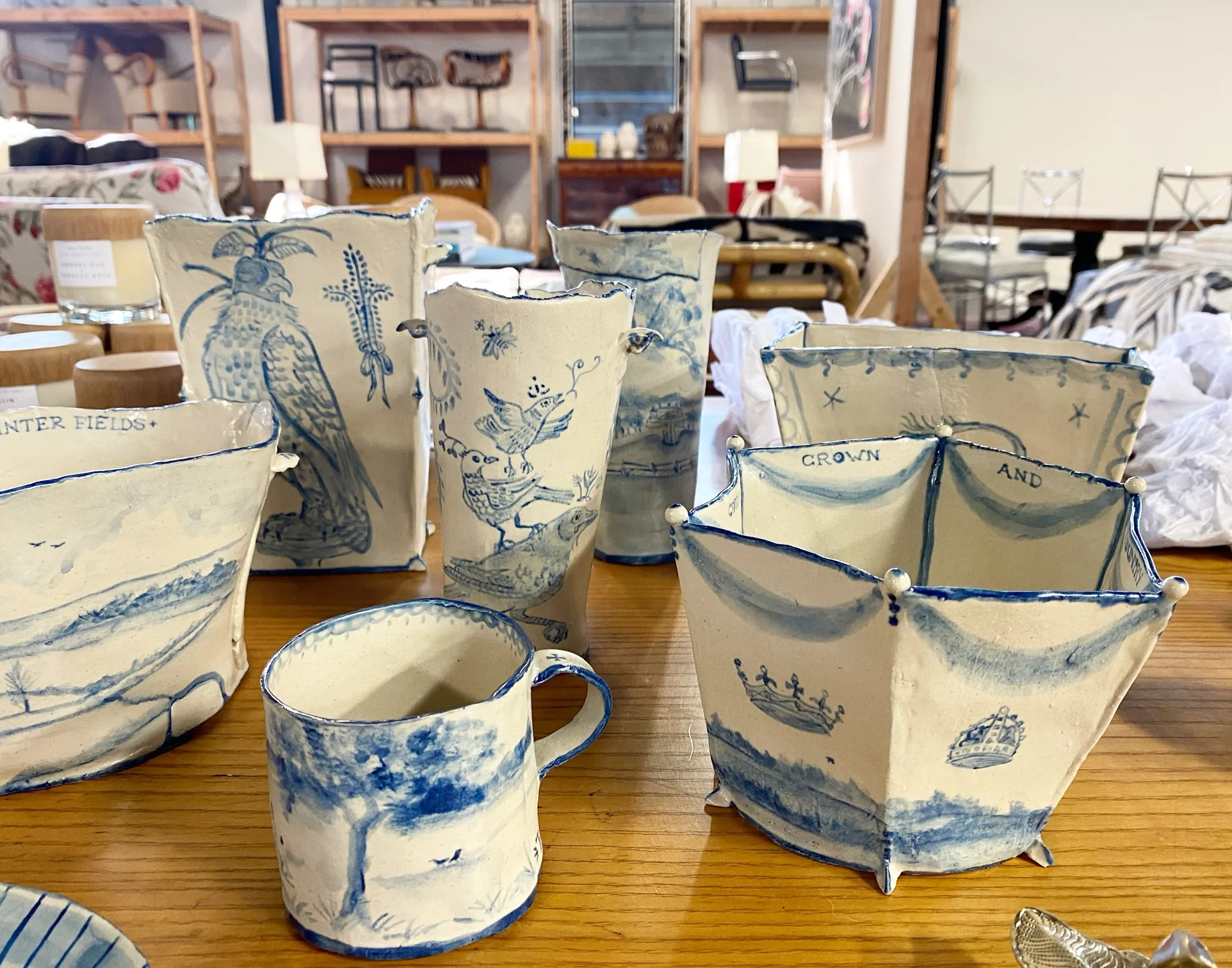 Crown and Country Vase - Image 6