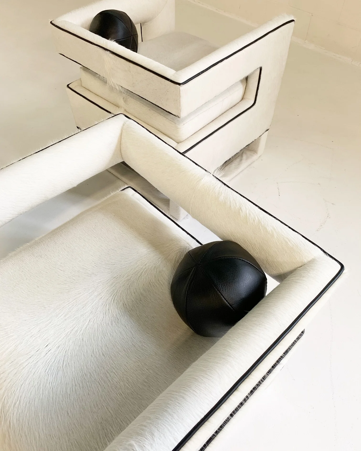 Cube Chairs in Brazilian Cowhide, pair - Image 10