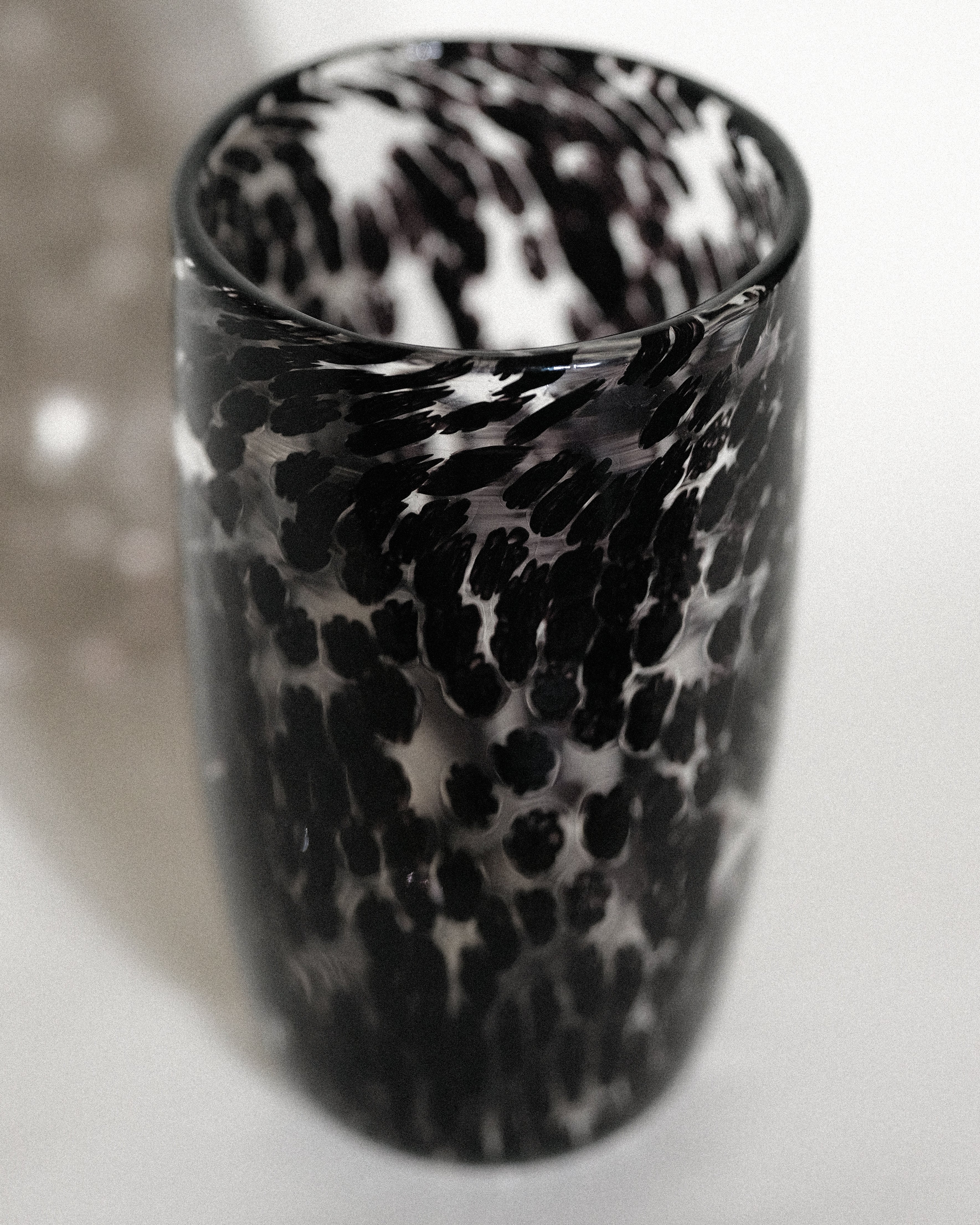 Daisies Vase - Image 11