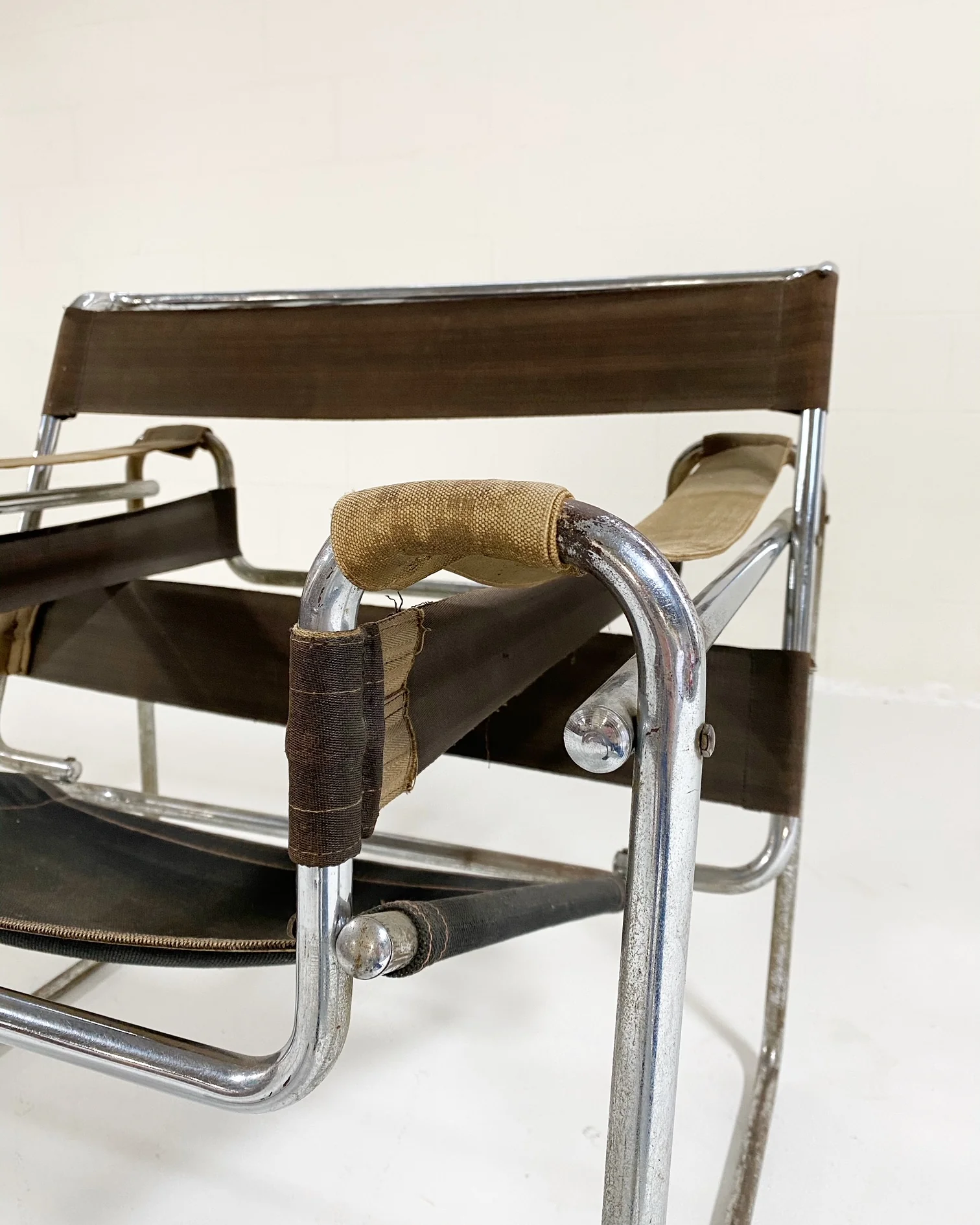 Early Canvas Model B3 "Wassily" Chair, Green Eisengarn Canvas - Image 2