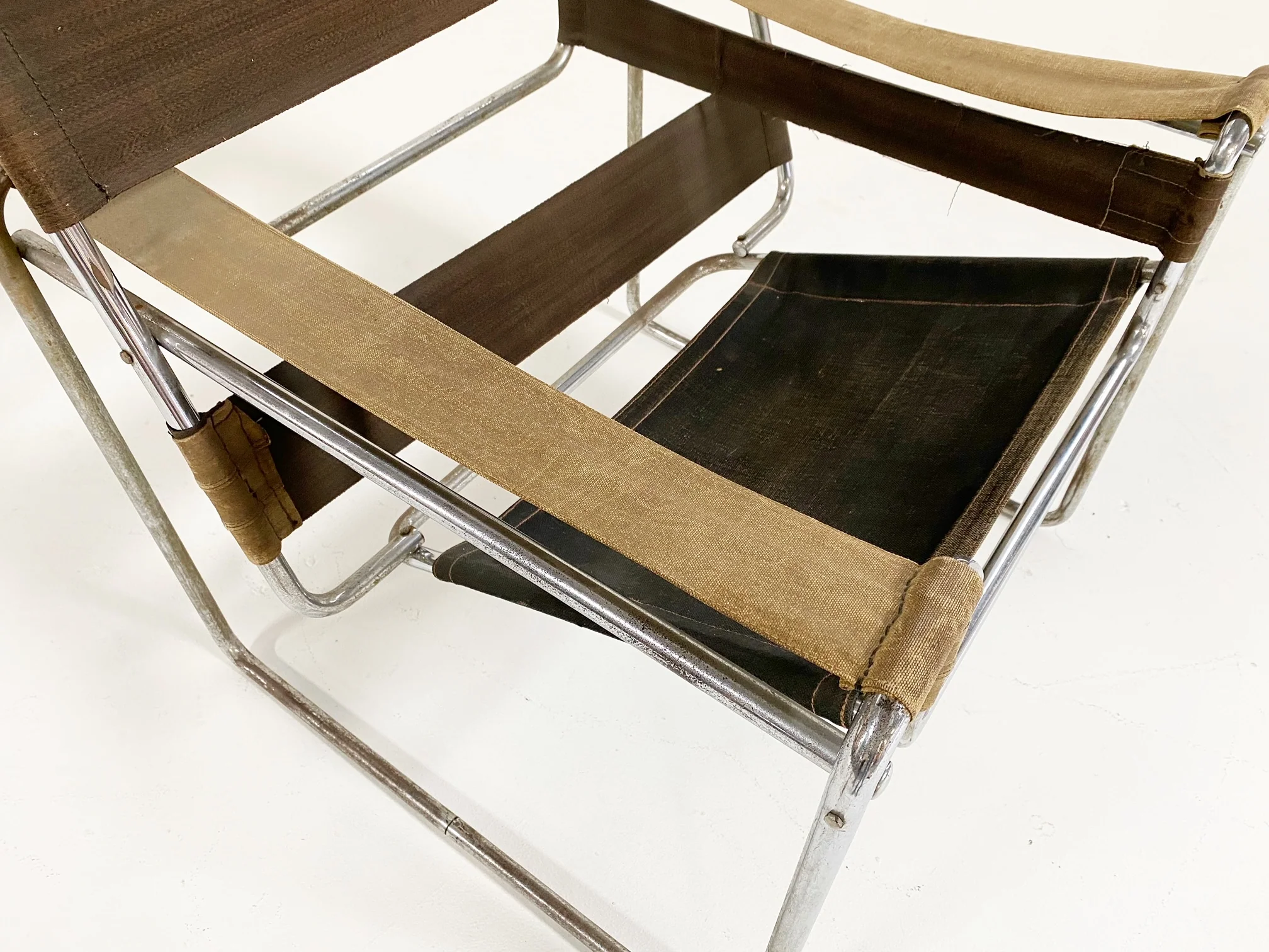 Early Canvas Model B3 "Wassily" Chair, Green Eisengarn Canvas - Image 6