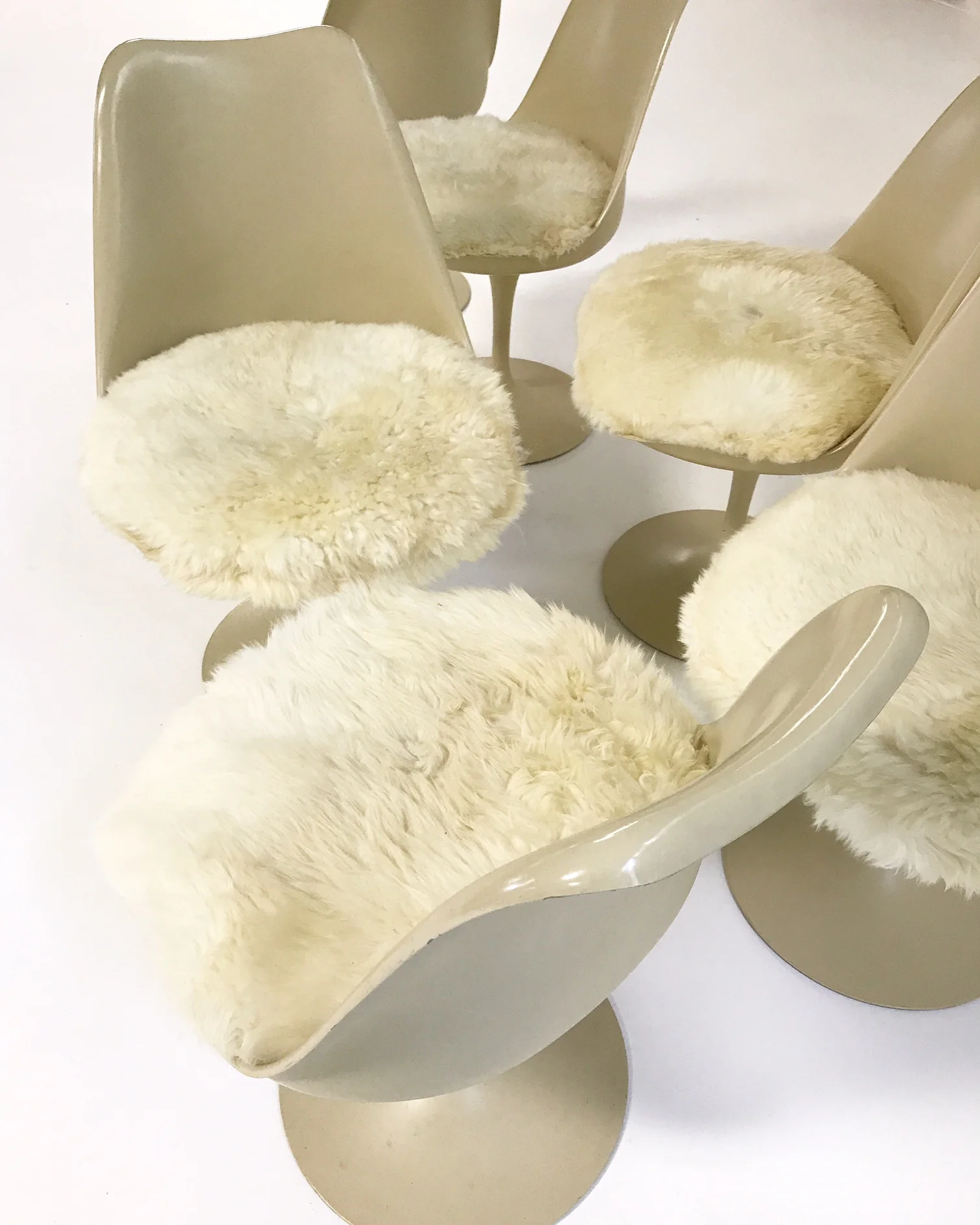 Tulip Chairs with Brazilian Sheepskin Cushions, set of 6 - Image 12