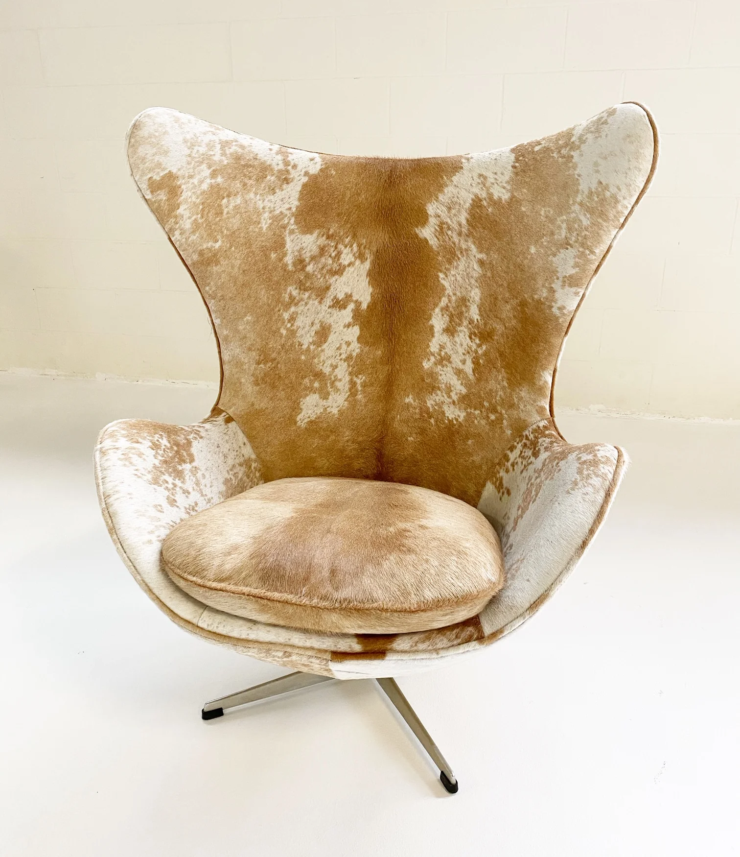 Egg Chair in Brazilian Cowhide - Image 4
