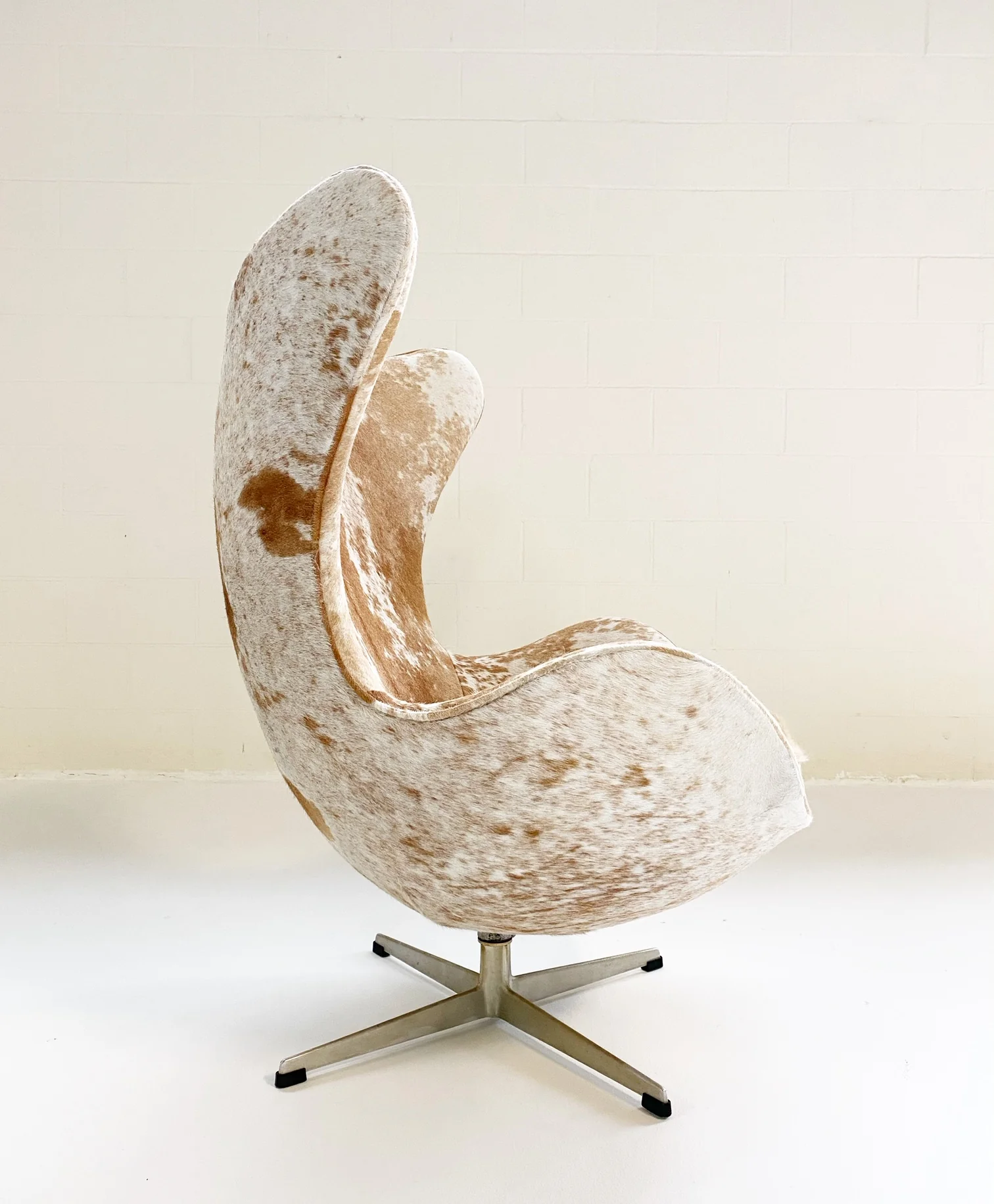 Egg Chair in Brazilian Cowhide - Image 9
