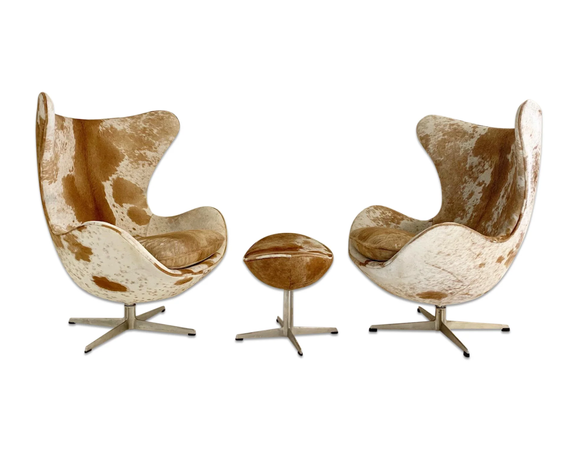 Egg Chairs in Brazilian Cowhide, pair - Image 11