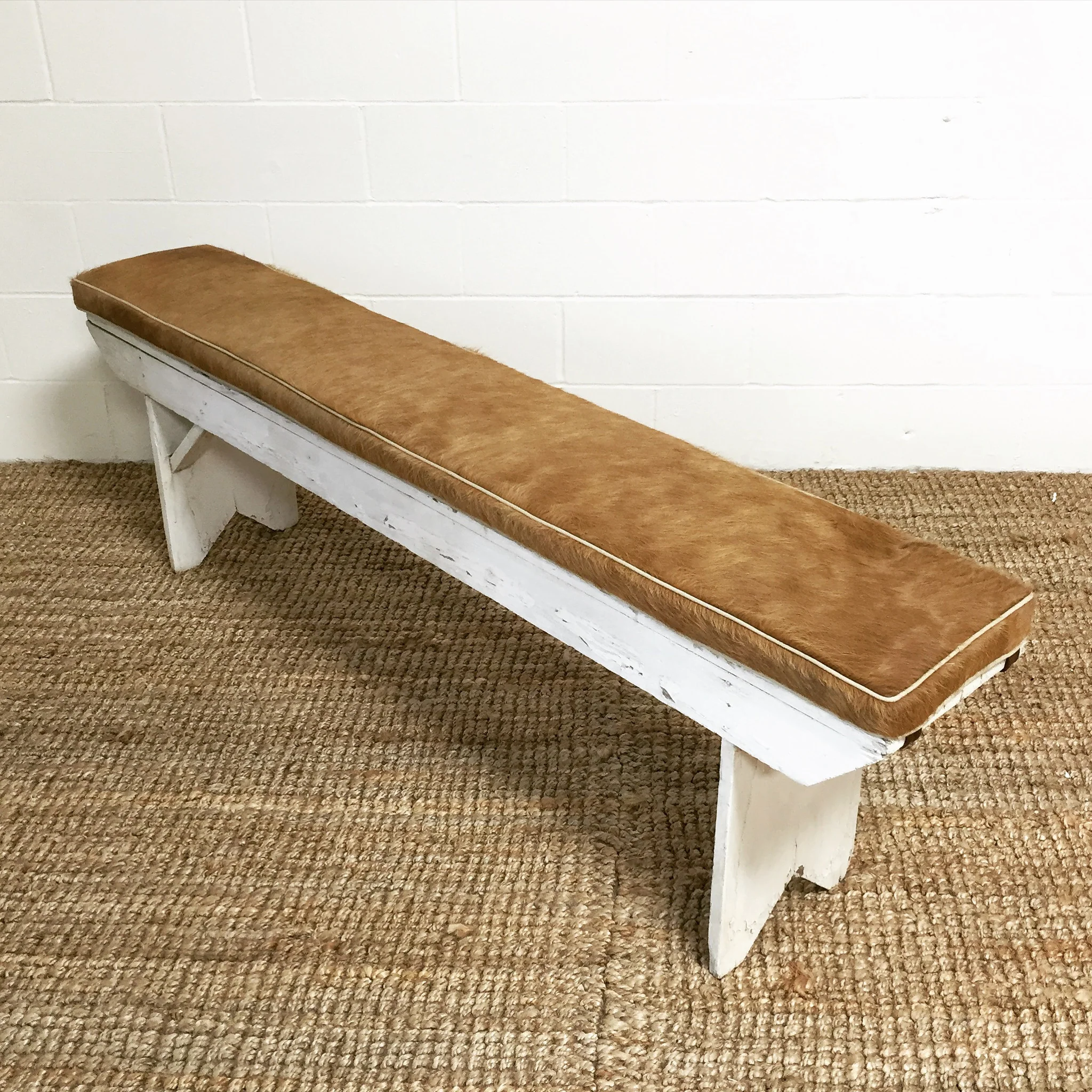 Farmhouse Bench with Cowhide Cushion - Image 3