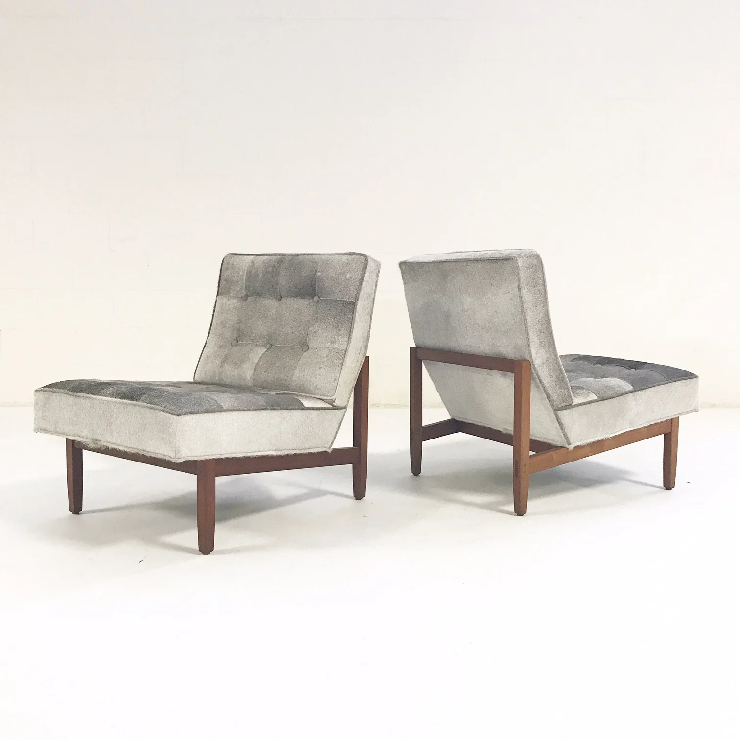 Lounge Chairs in Brazilian Cowhide, pair - Image 4