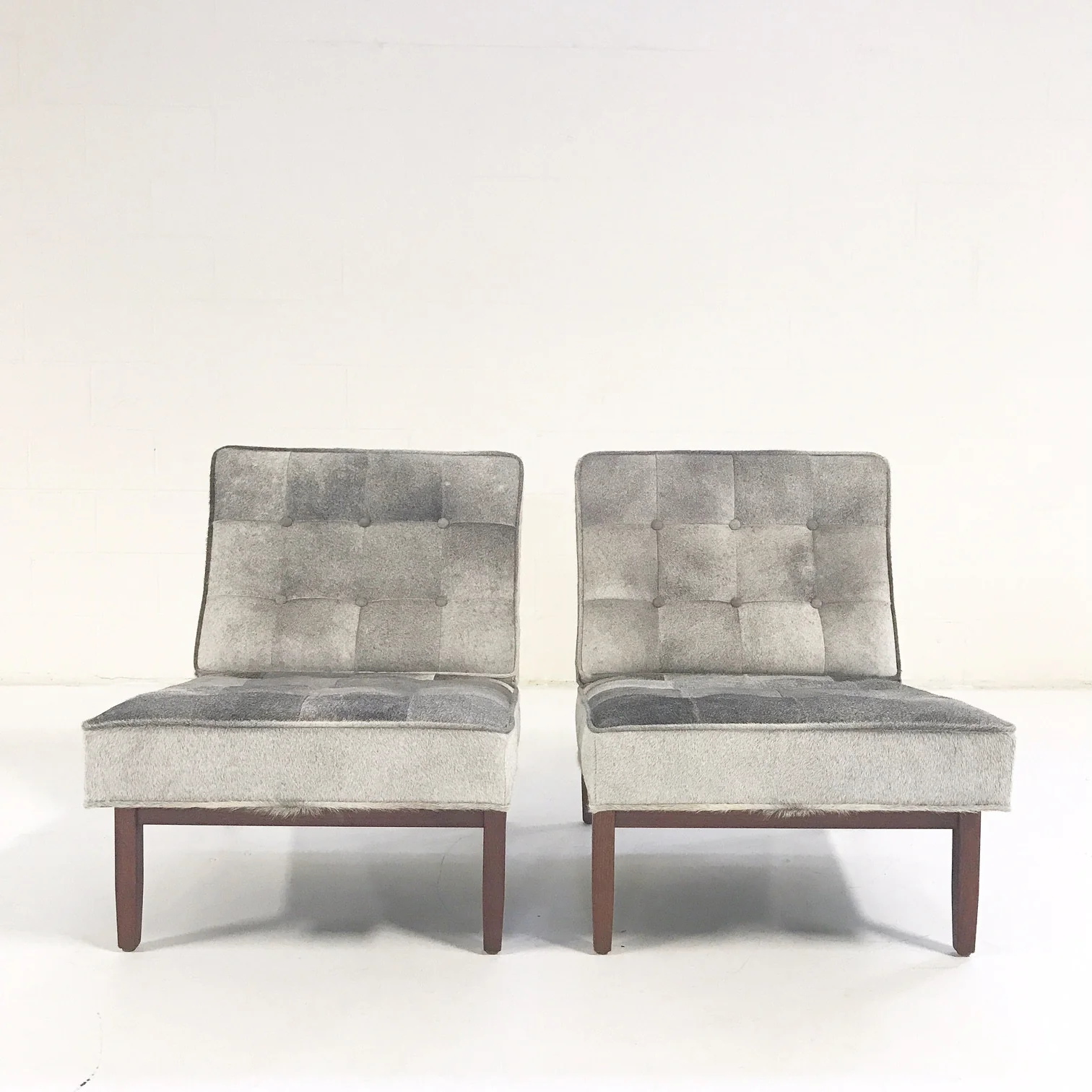Lounge Chairs in Brazilian Cowhide, pair - Image 5