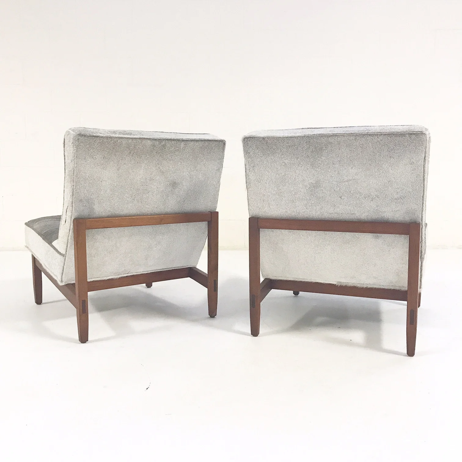 Lounge Chairs in Brazilian Cowhide, pair - Image 8