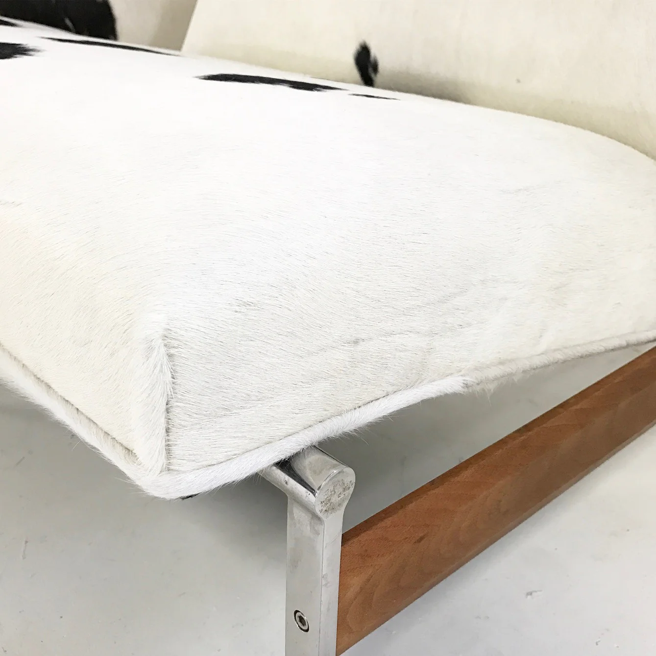 Lounge Chairs in Brazilian Cowhide, set of 3 - Image 8