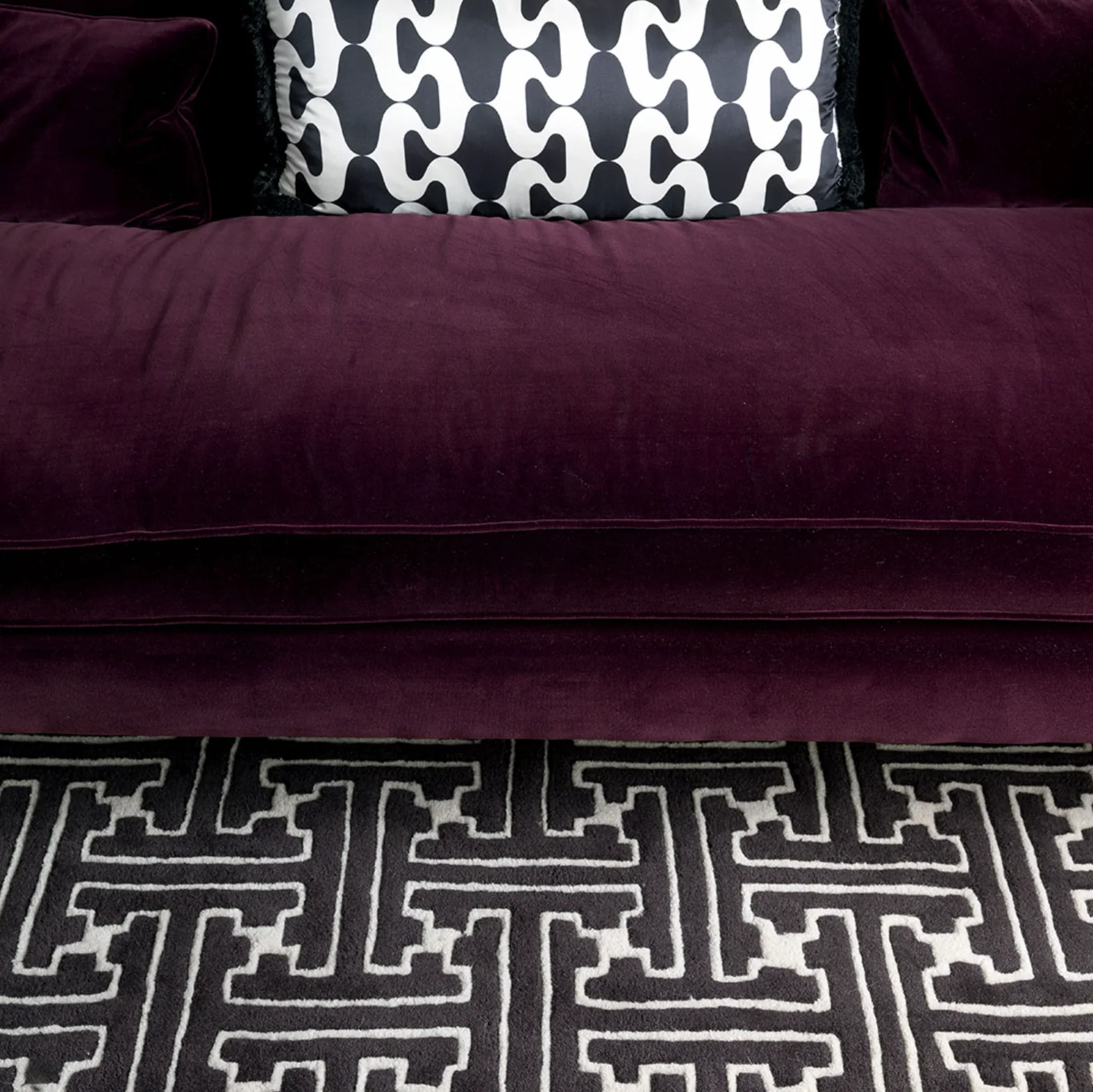 Greca Sottile Rug - Image 4