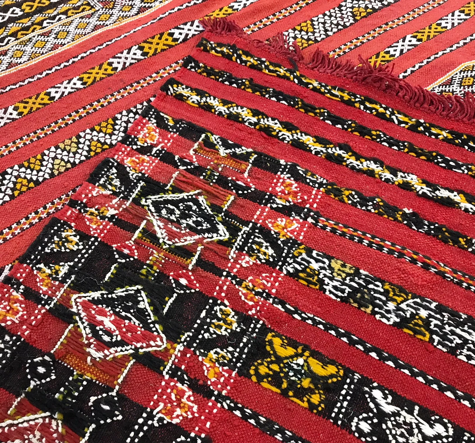 Vintage Handmade Kilim Rug from Morocco - Image 11