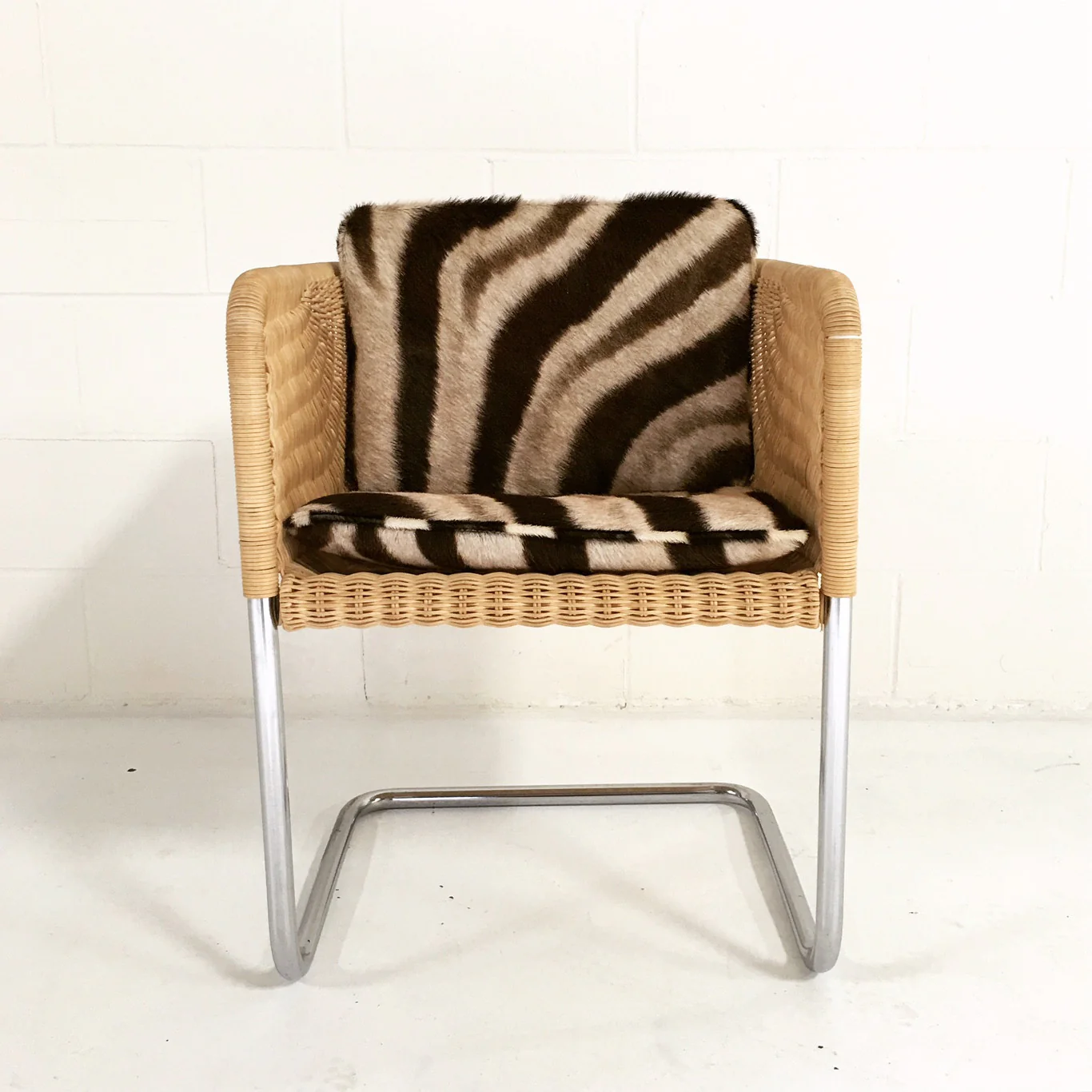 Wicker Chair with Zebra Cushions - Image 2
