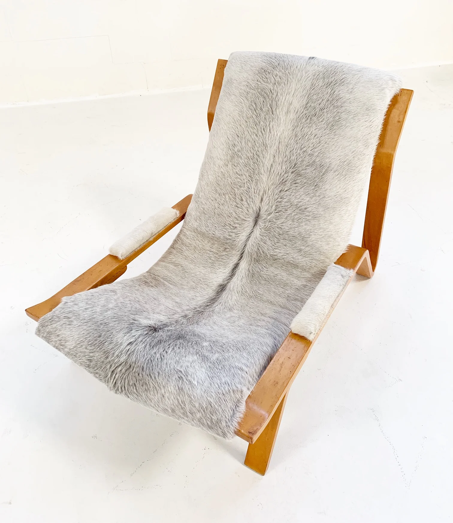 Suspension Chair in Brazilian Cowhide - Image 6