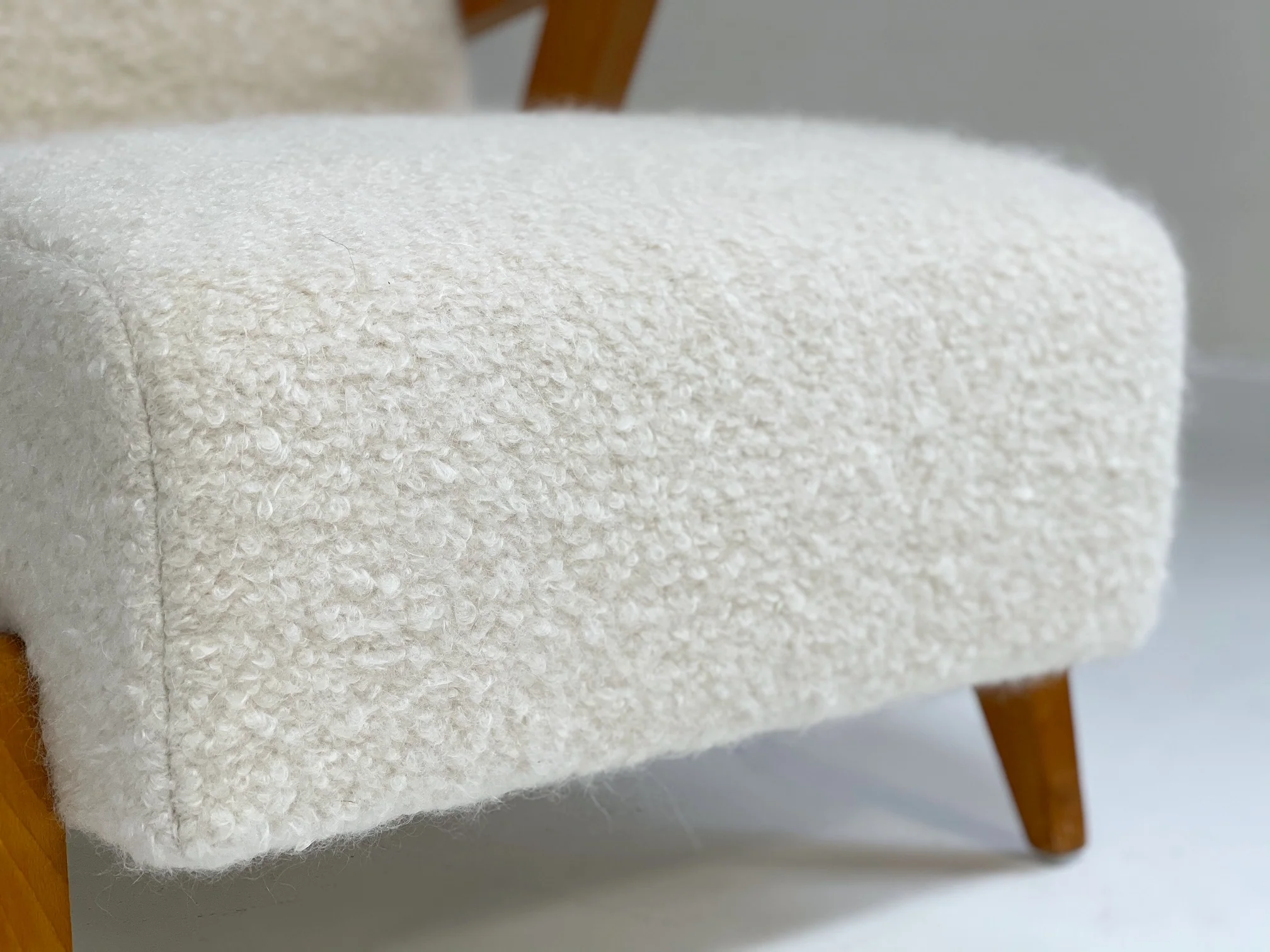 Italian Lounge Chairs in Pierre Frey boucle, pair - Image 6