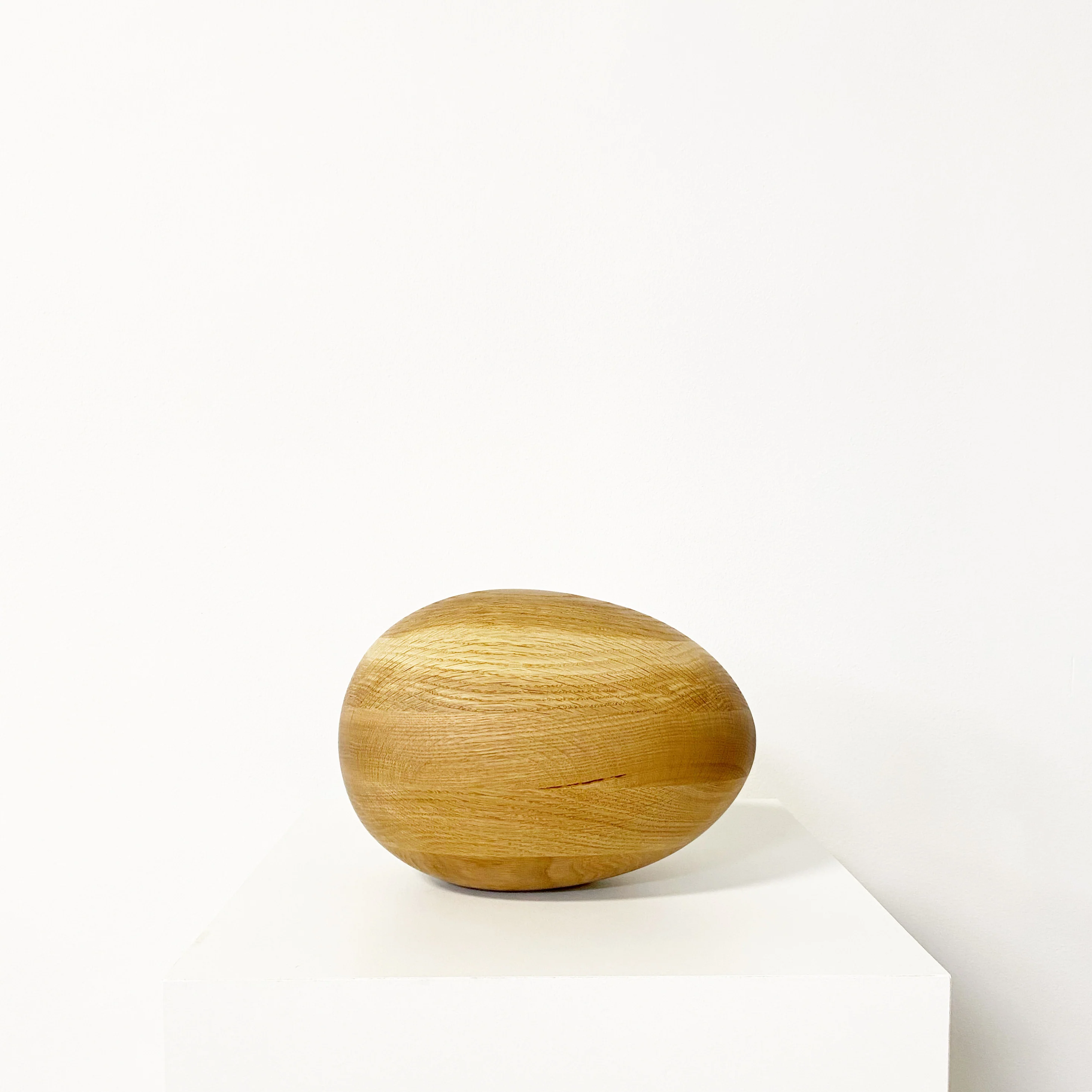 Large Oak Egg Sculpture - Image 15