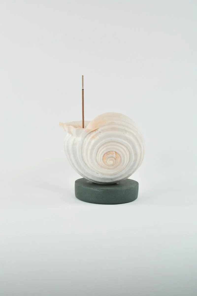 L'Escargot Incense Vessel Gift Set in Verdigris - Image 6