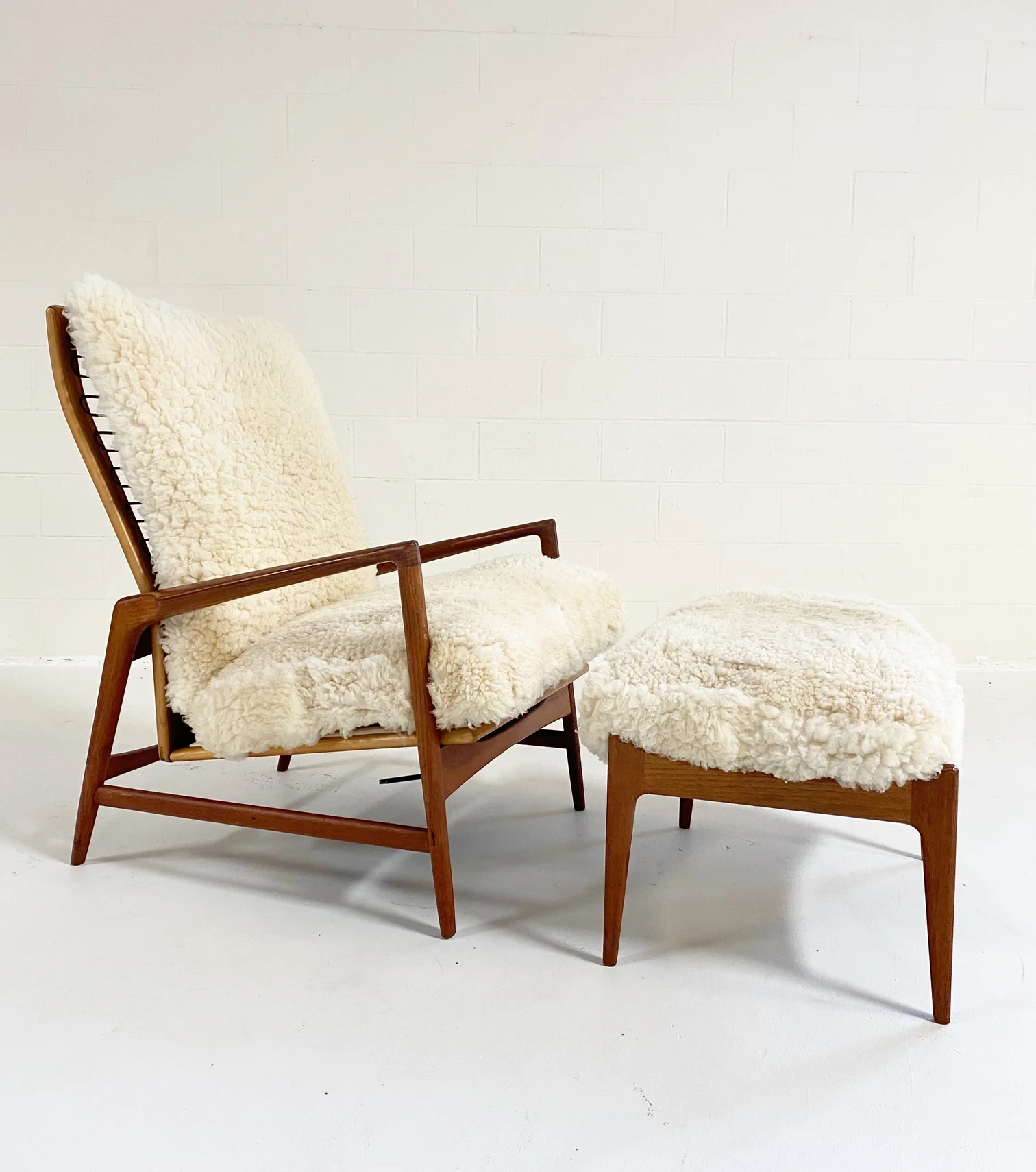 Lounge Chair and Ottoman