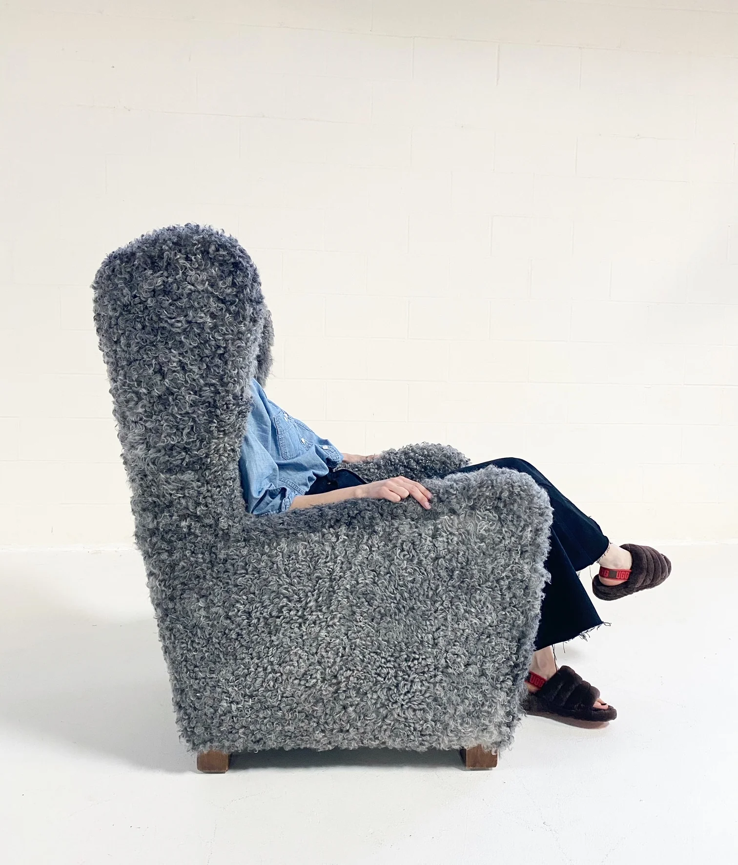 Model 1672 Lounge Chair in Gotland Sheepskin - Image 2
